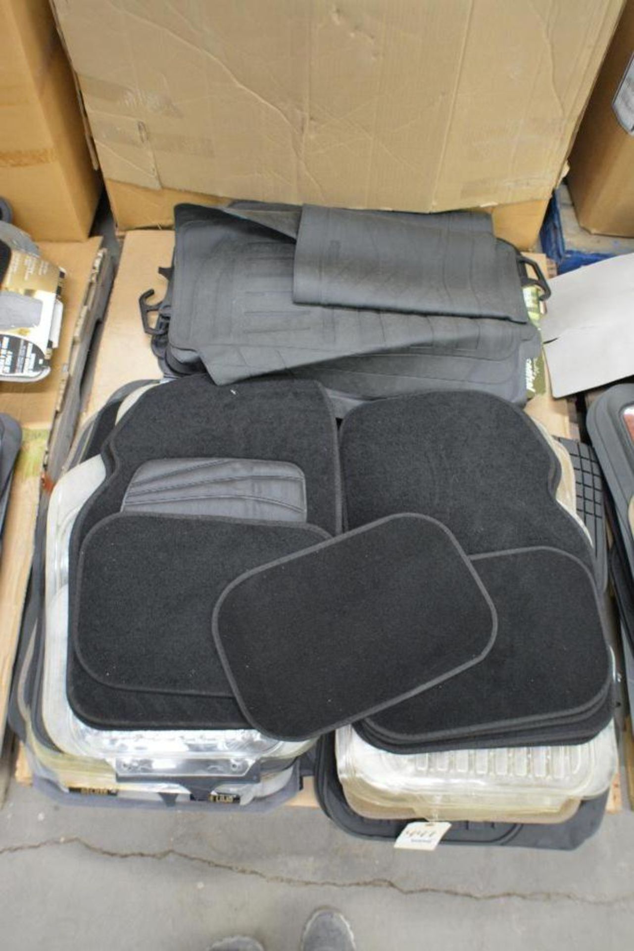 Car Mats. Universal Fit Assorted Styles and Colors. Contents of Pallet - Image 2 of 3