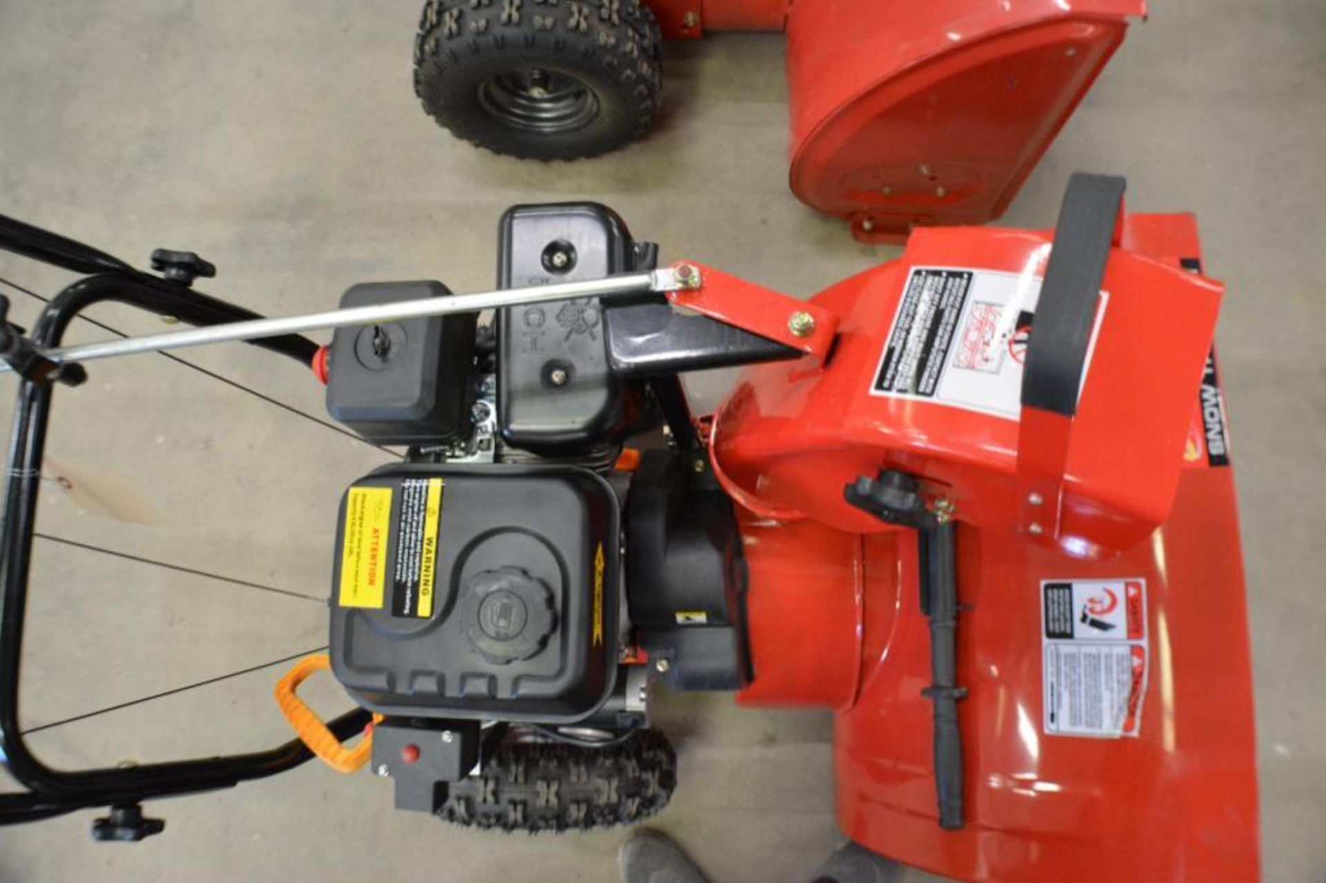 Snow Thrower 24in. 6.5HP with electric Start Engine 4 Stroke by Powerland - Image 4 of 6