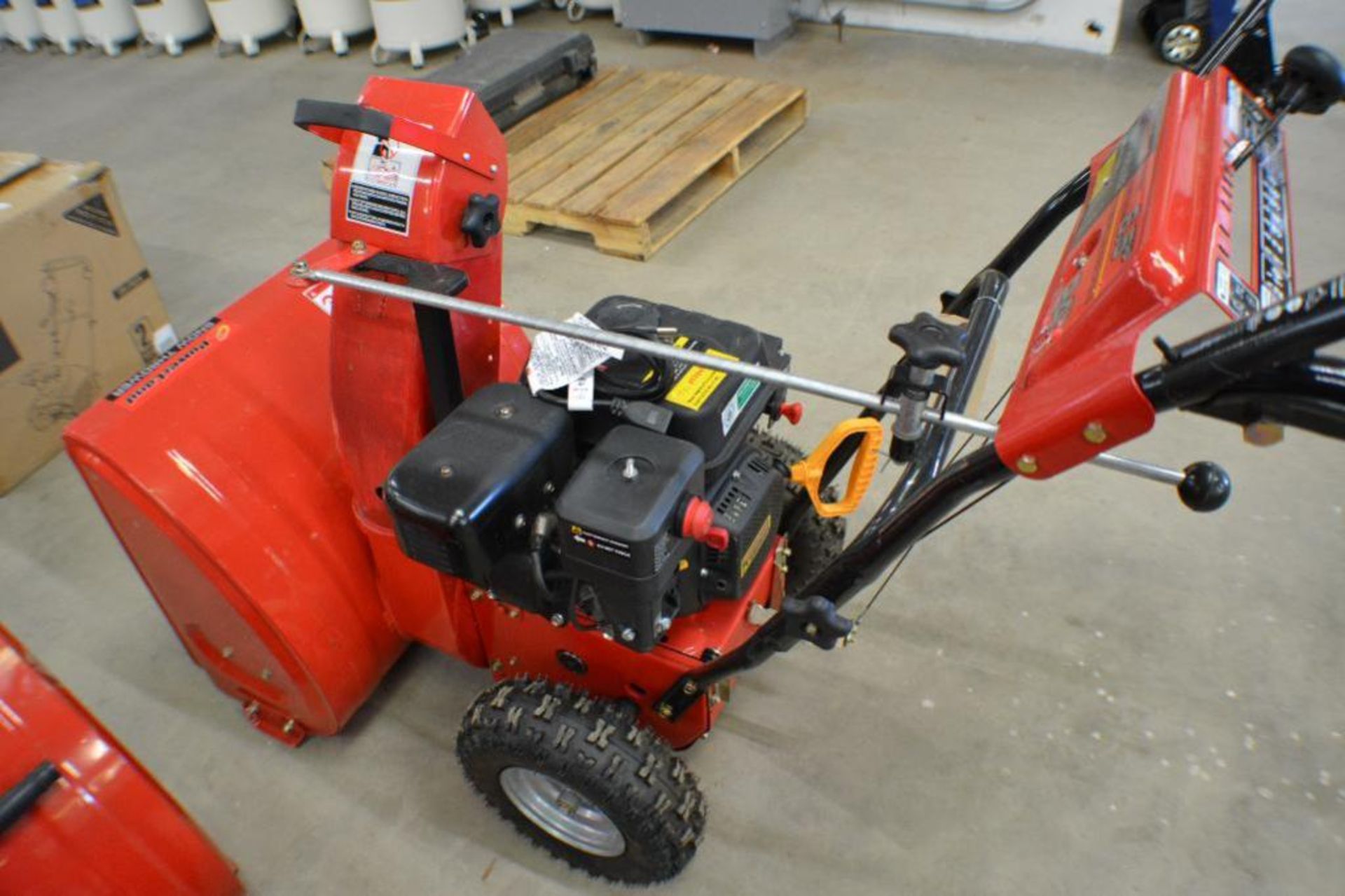Snow Thrower 24in. 6.5HP with electric Start Engine 4 Stroke by Powerland - Image 3 of 6