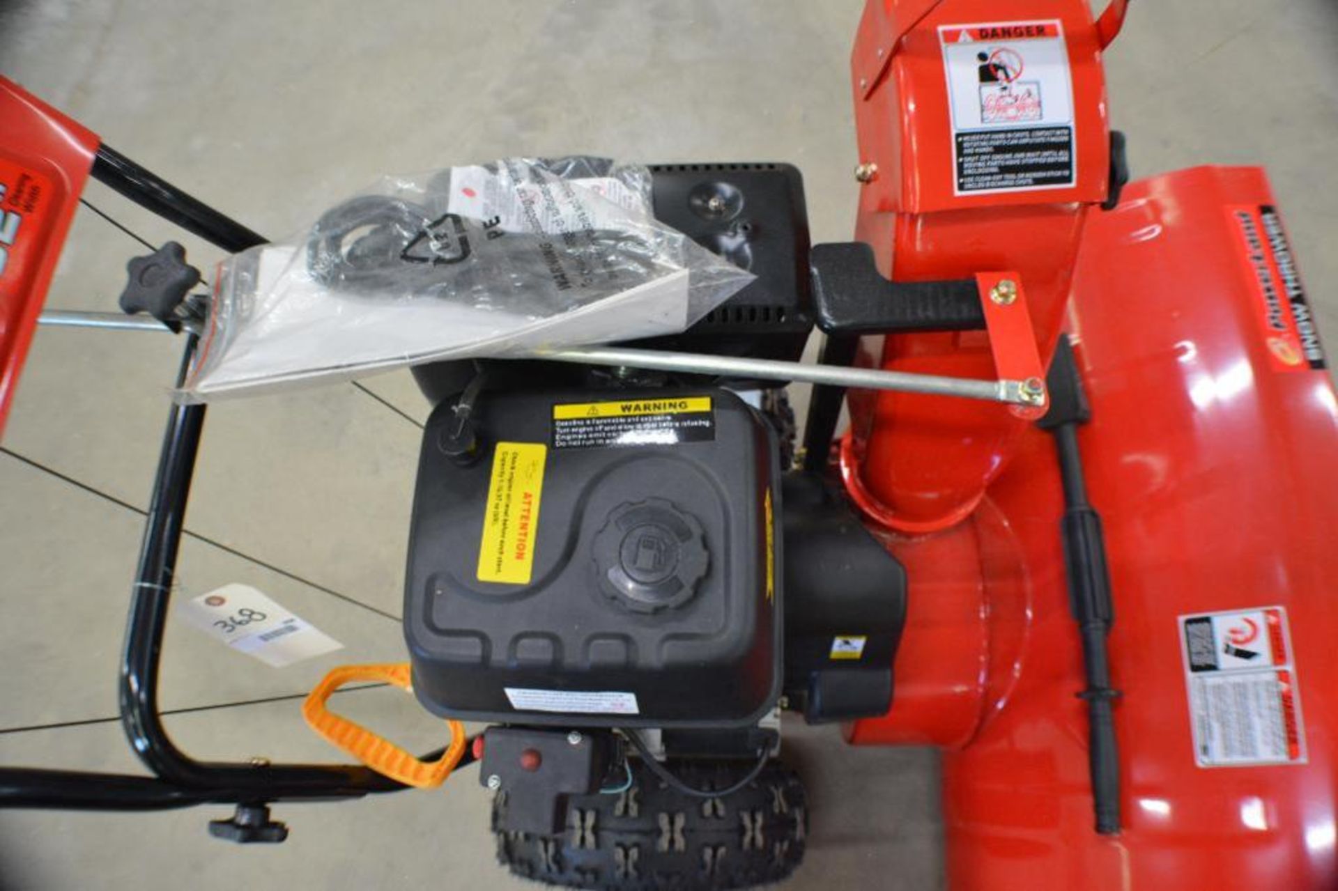 Snow Thrower 32in. 13HP with electric Start Engine 4 Stroke by Powerland