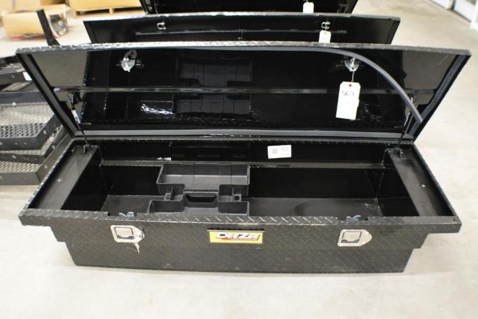 Aluminum tool box 7ft full size. Black color with key.