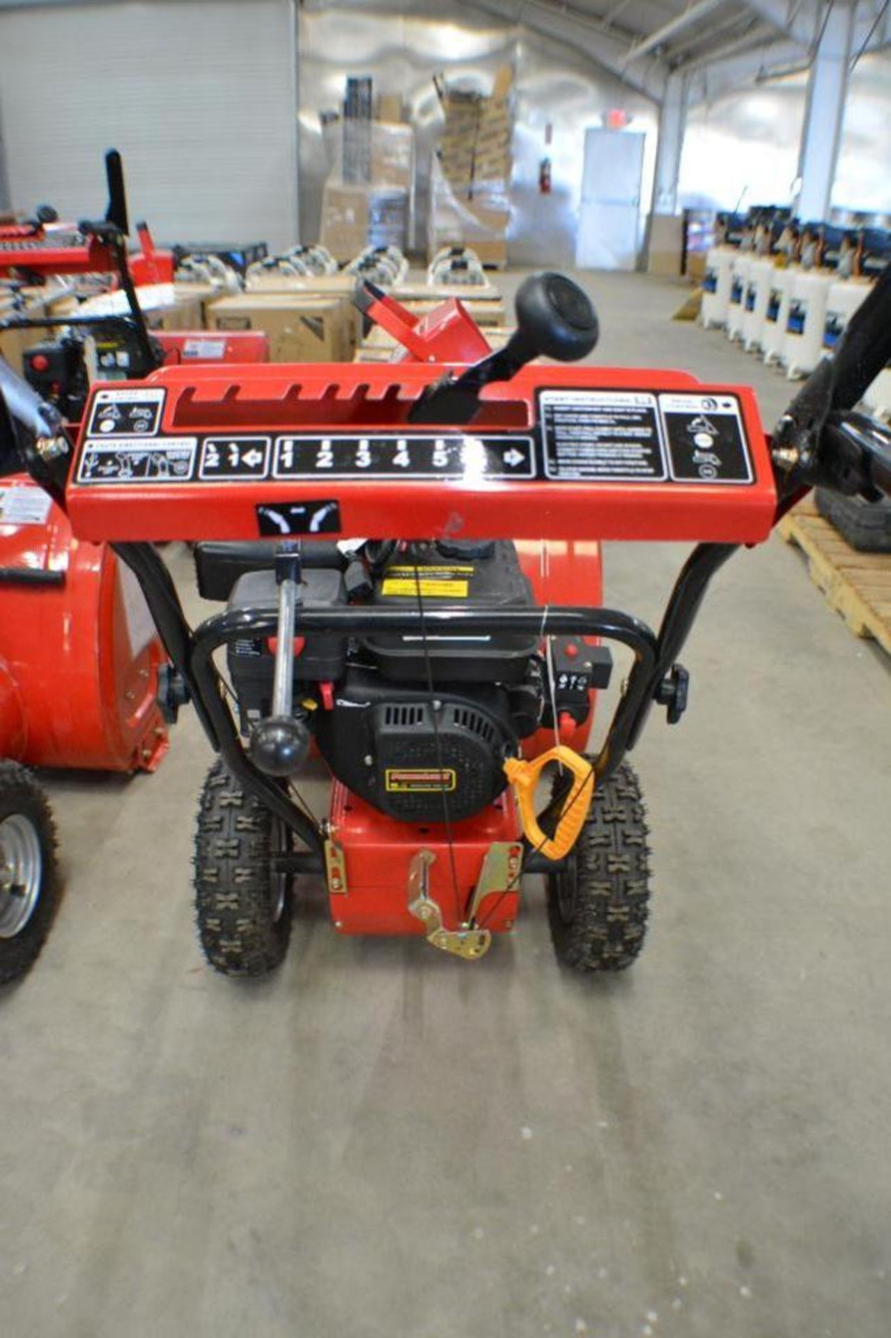 Snow Thrower 24in. 6.5HP with electric Start Engine 4 Stroke by Powerland - Image 6 of 6