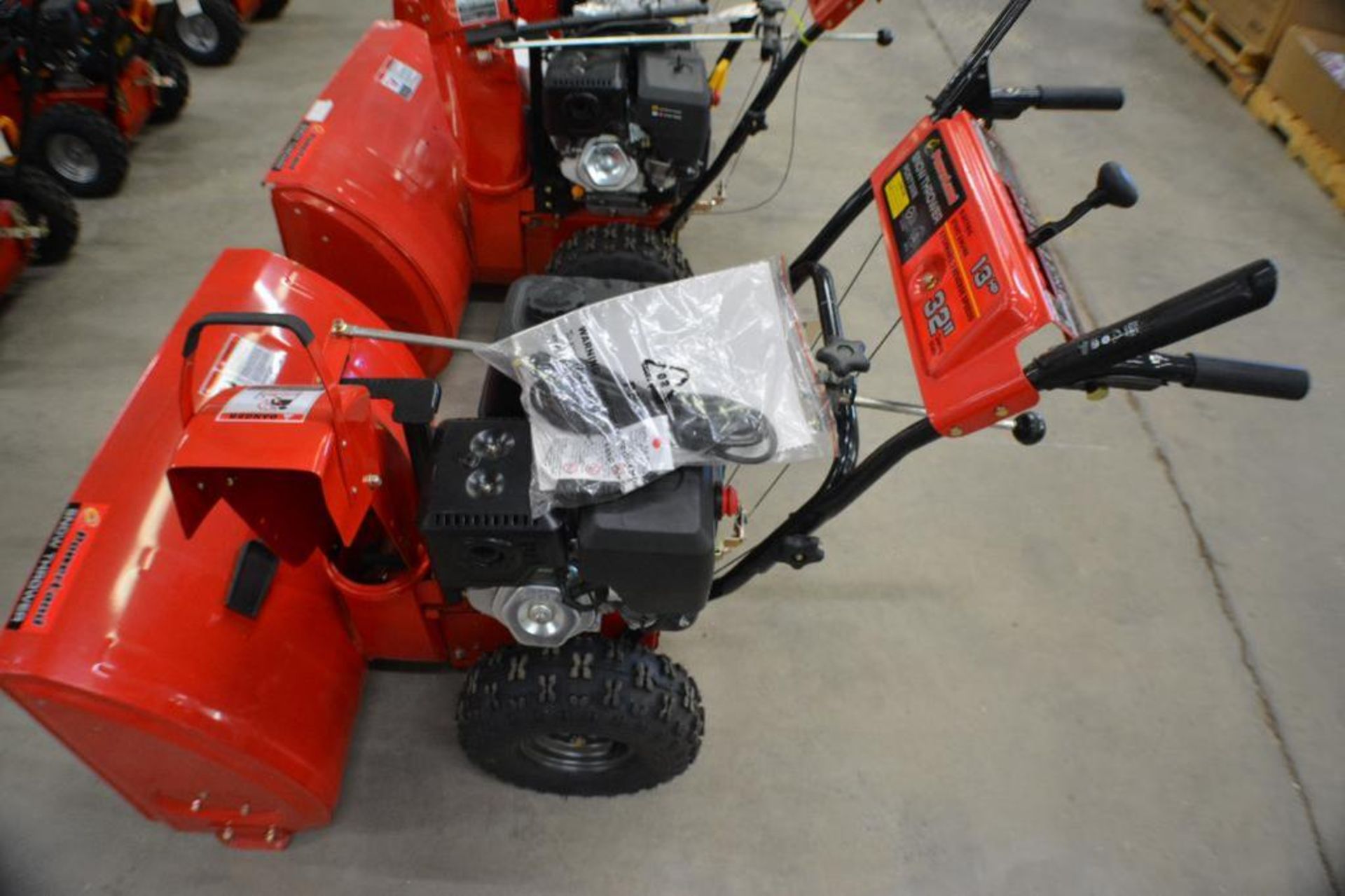 Snow Thrower 32in. 13HP with electric Start Engine 4 Stroke by Powerland - Image 8 of 8