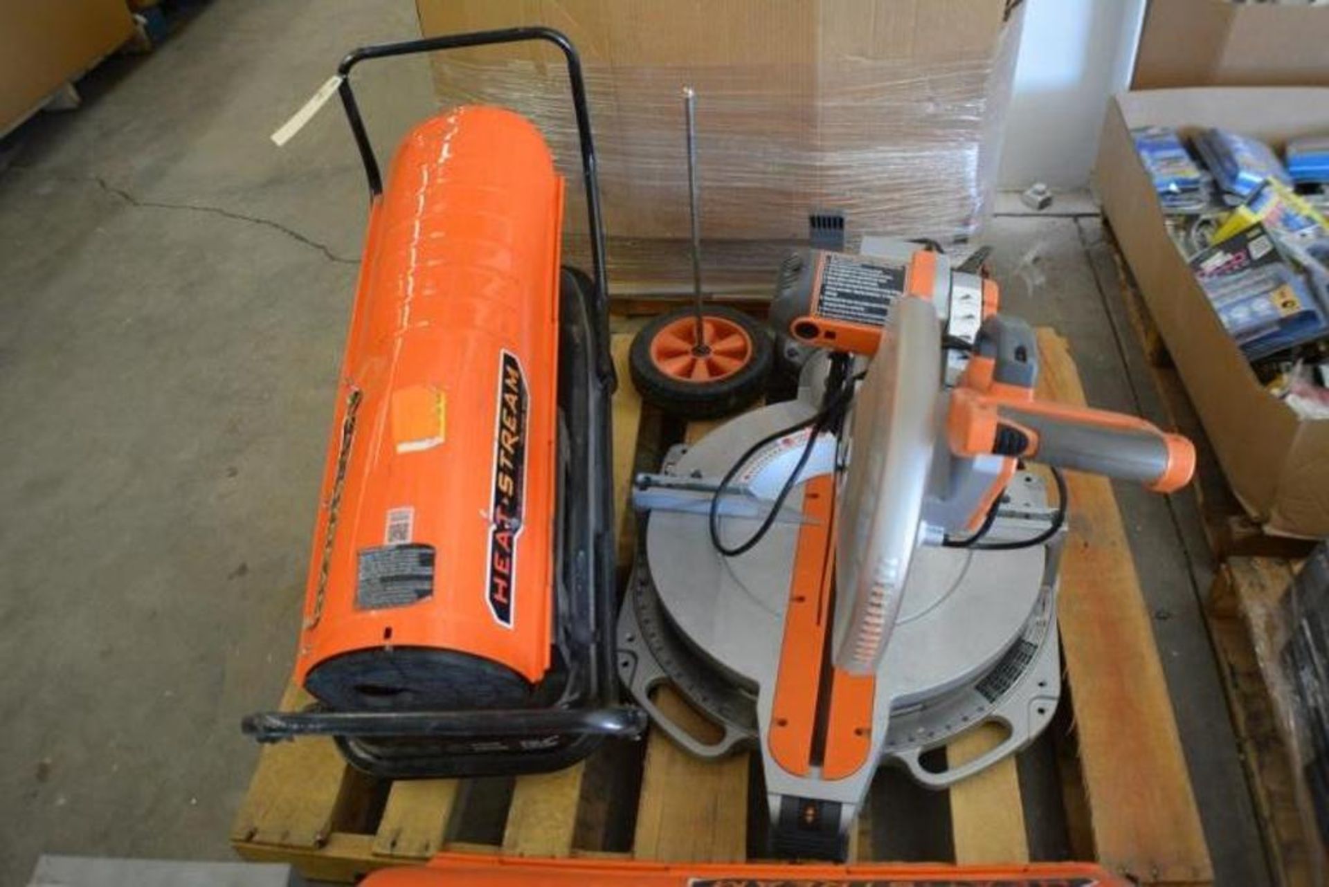 Ridgid Saw + heat stream 125000 btu. Contents of pallet.