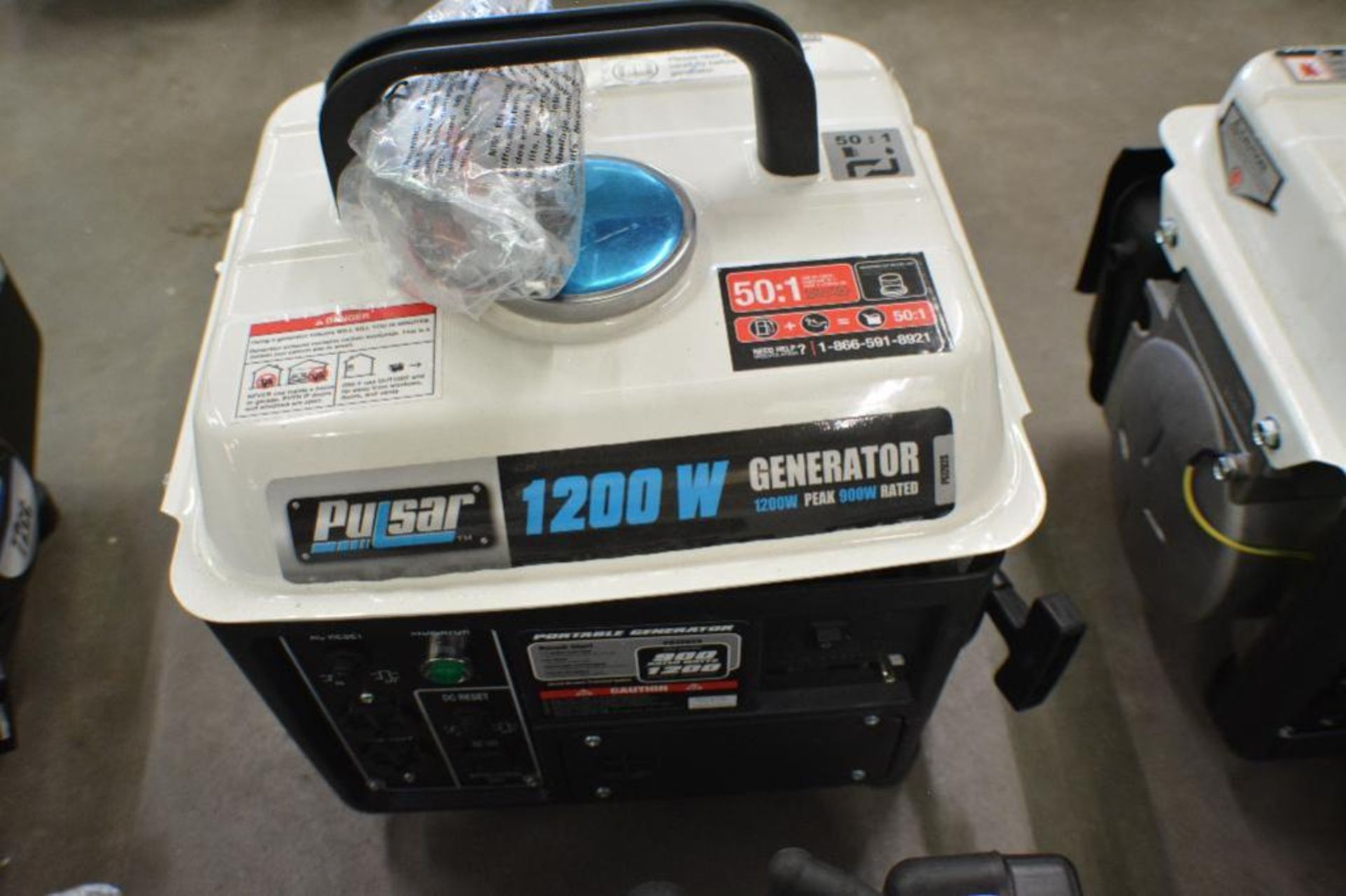 1200 Watts Gasoline Generator 72cc 2 Cycle 120Volts by Pulsar. Qty 3 X $ - Image 3 of 4