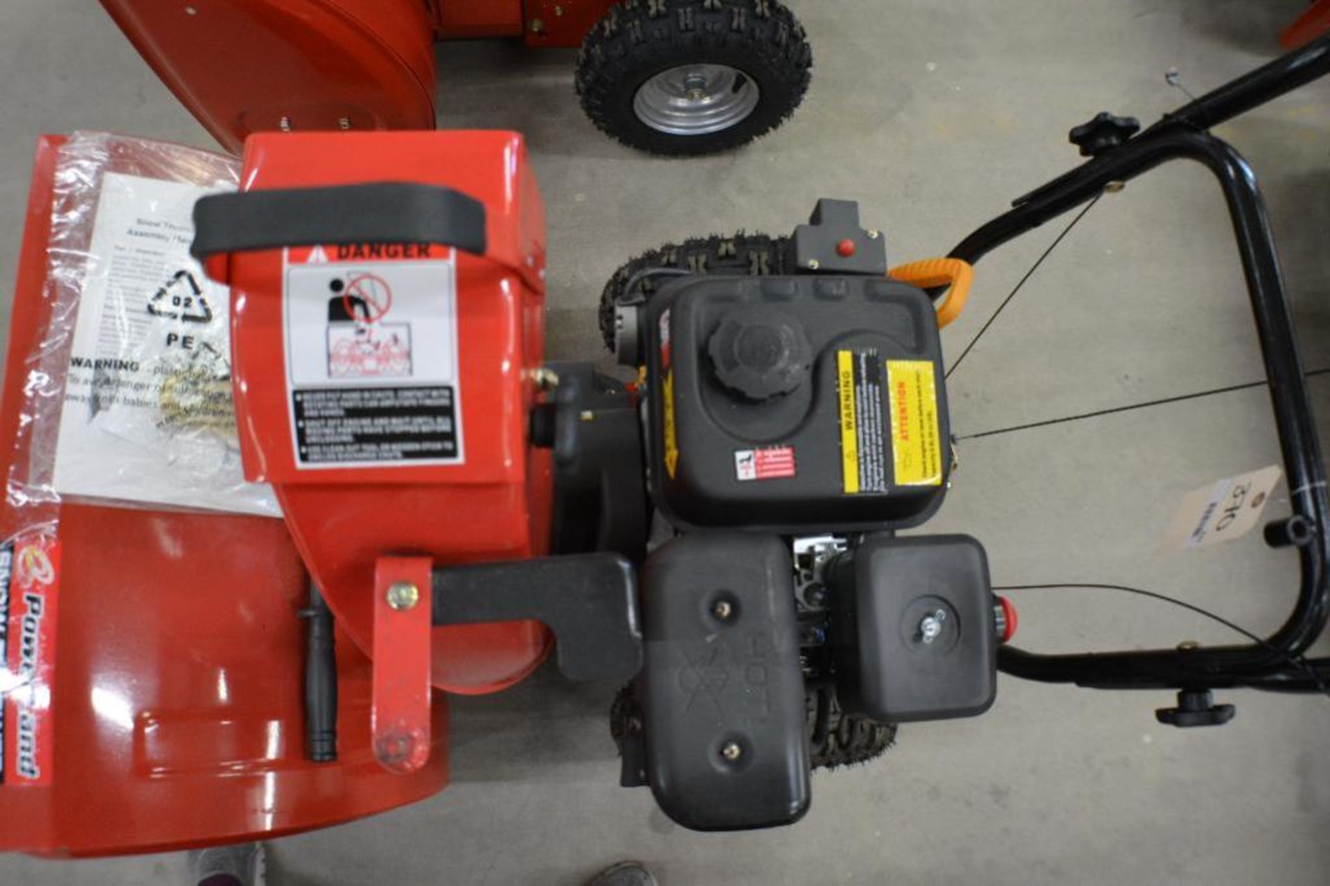 Snow Thrower 24in. 6.5HP with electric Start Engine 4 Stroke by Powerland