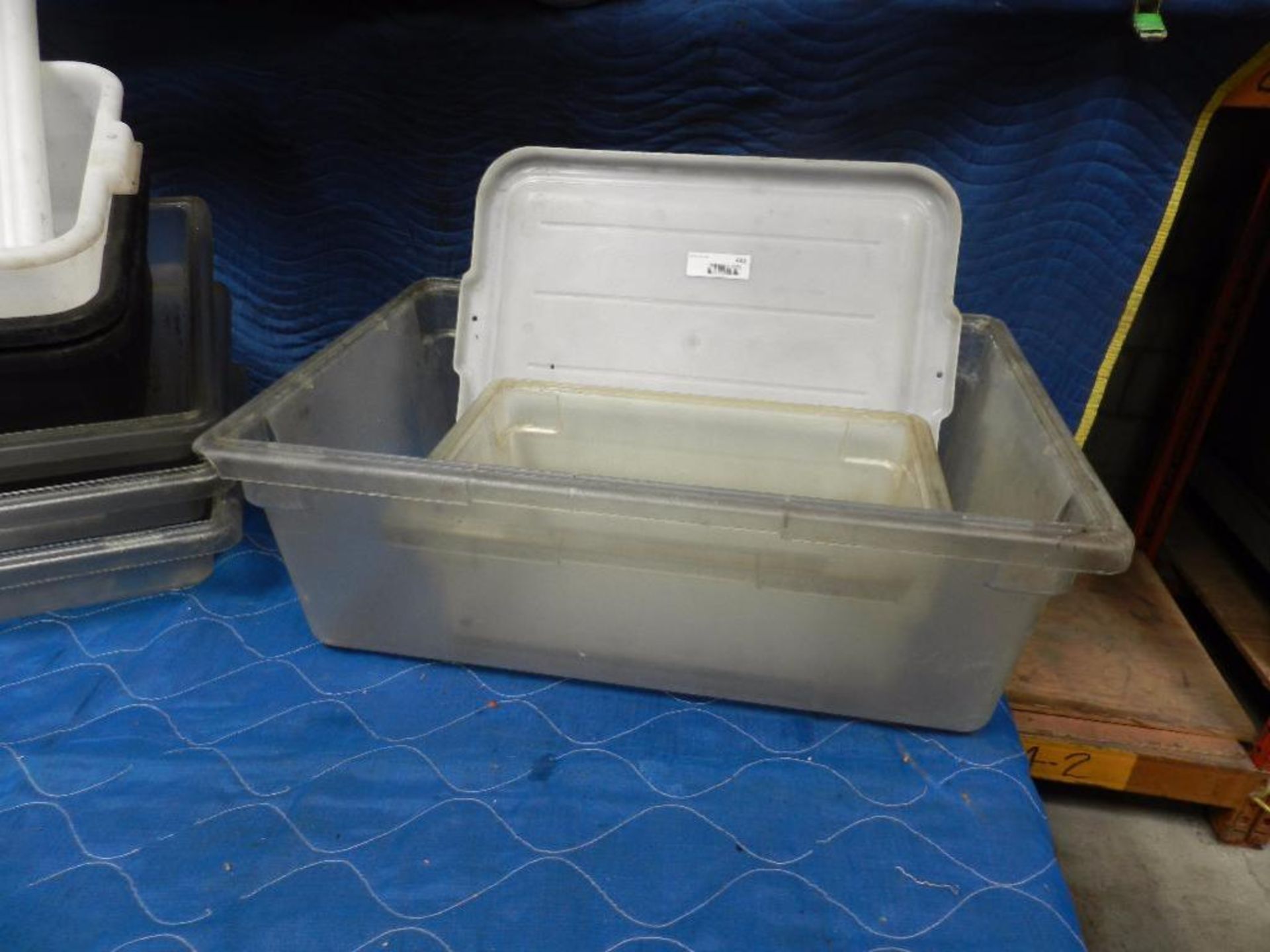 Trays. lot of trays metal and polyurethane. Approx 7 pieces. - Image 2 of 2