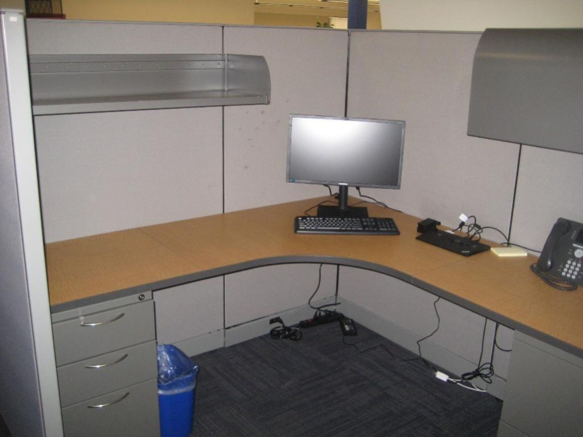 Knoll office cubicles - Image 8 of 51