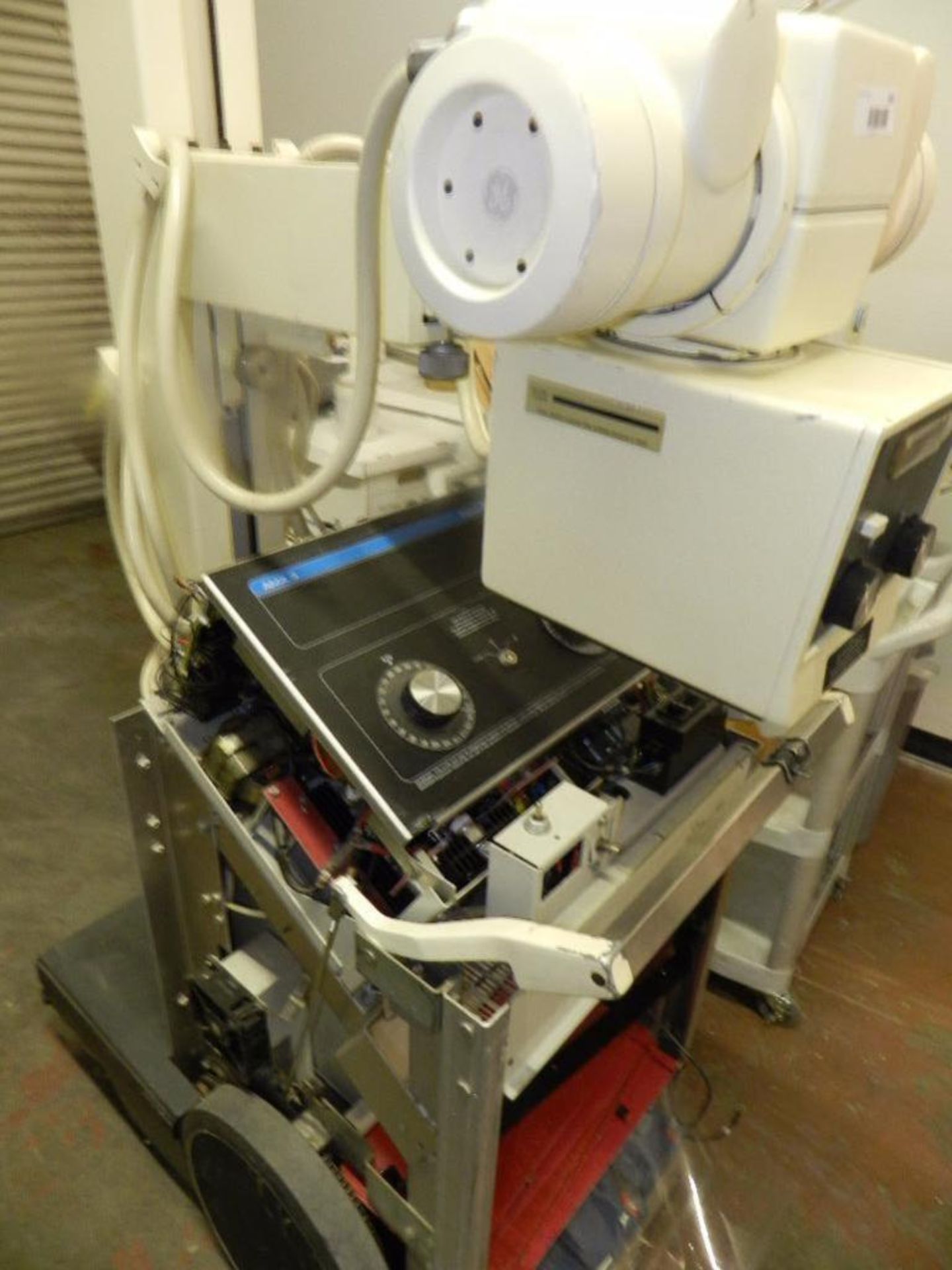 General Electric AMX III Portable X Ray (note sold for parts only.) X Ray Tube is good as well as PC - Image 10 of 16