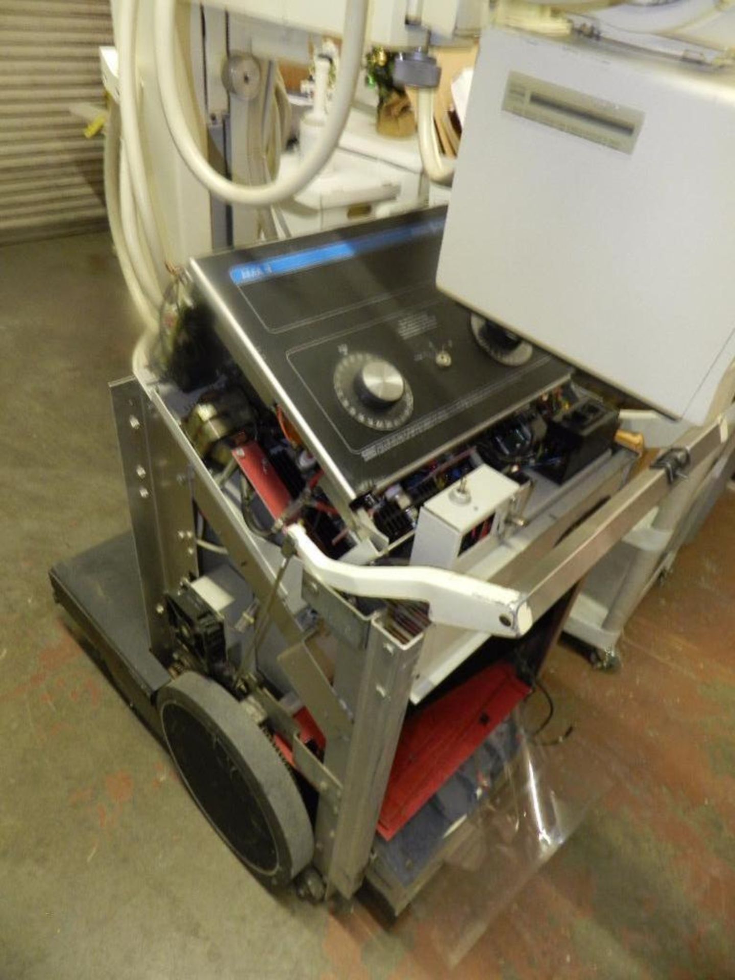 General Electric AMX III Portable X Ray (note sold for parts only.) X Ray Tube is good as well as PC - Image 3 of 16