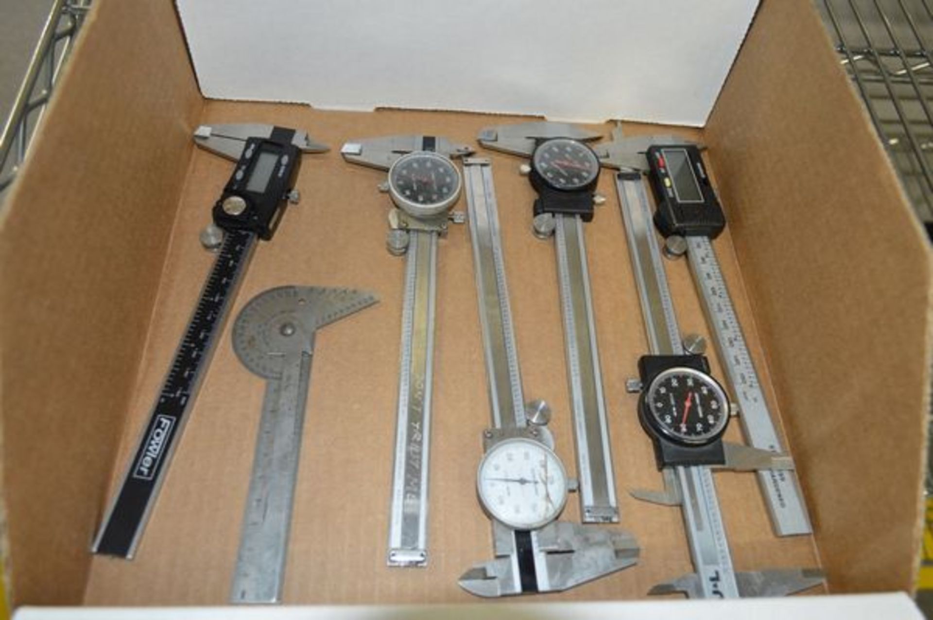 (2) Electronic Dial Calipers .001" - 6" and (4) Stainless Steal Dial Calipers - Image 2 of 3