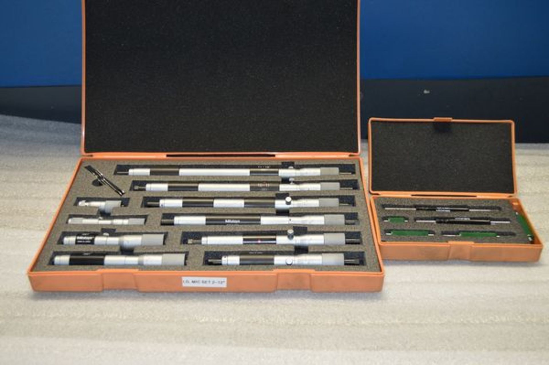 Mitutoyo I.D. Micrometers 2" - 12" Complete and Mitutoyo Standard Set Rods 1" - 5" - Image 2 of 4