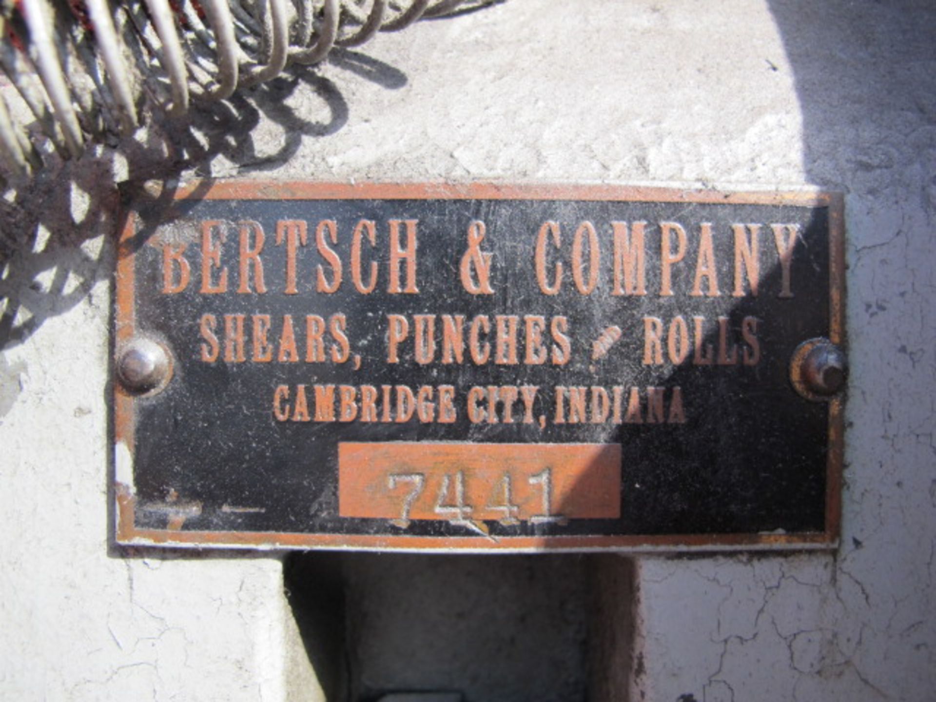 Bertsch & Co. 10' Deep Throat Power Shear s/n 7441 w/ Manual Back Gage, 25" Throat, 33 1/2"Supports - Image 3 of 6