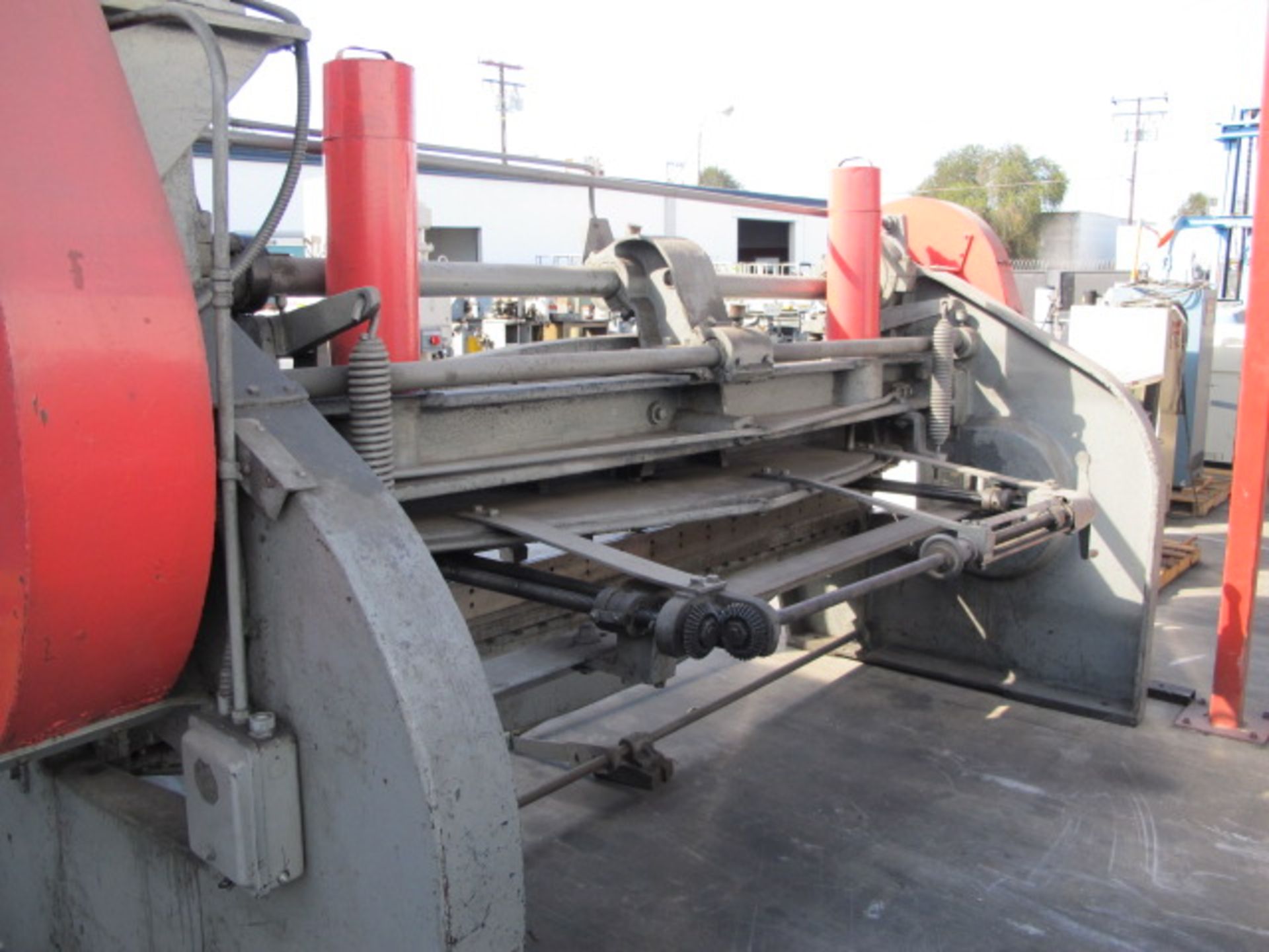 Bertsch & Co. 10' Deep Throat Power Shear s/n 7441 w/ Manual Back Gage, 25" Throat, 33 1/2"Supports - Image 4 of 6