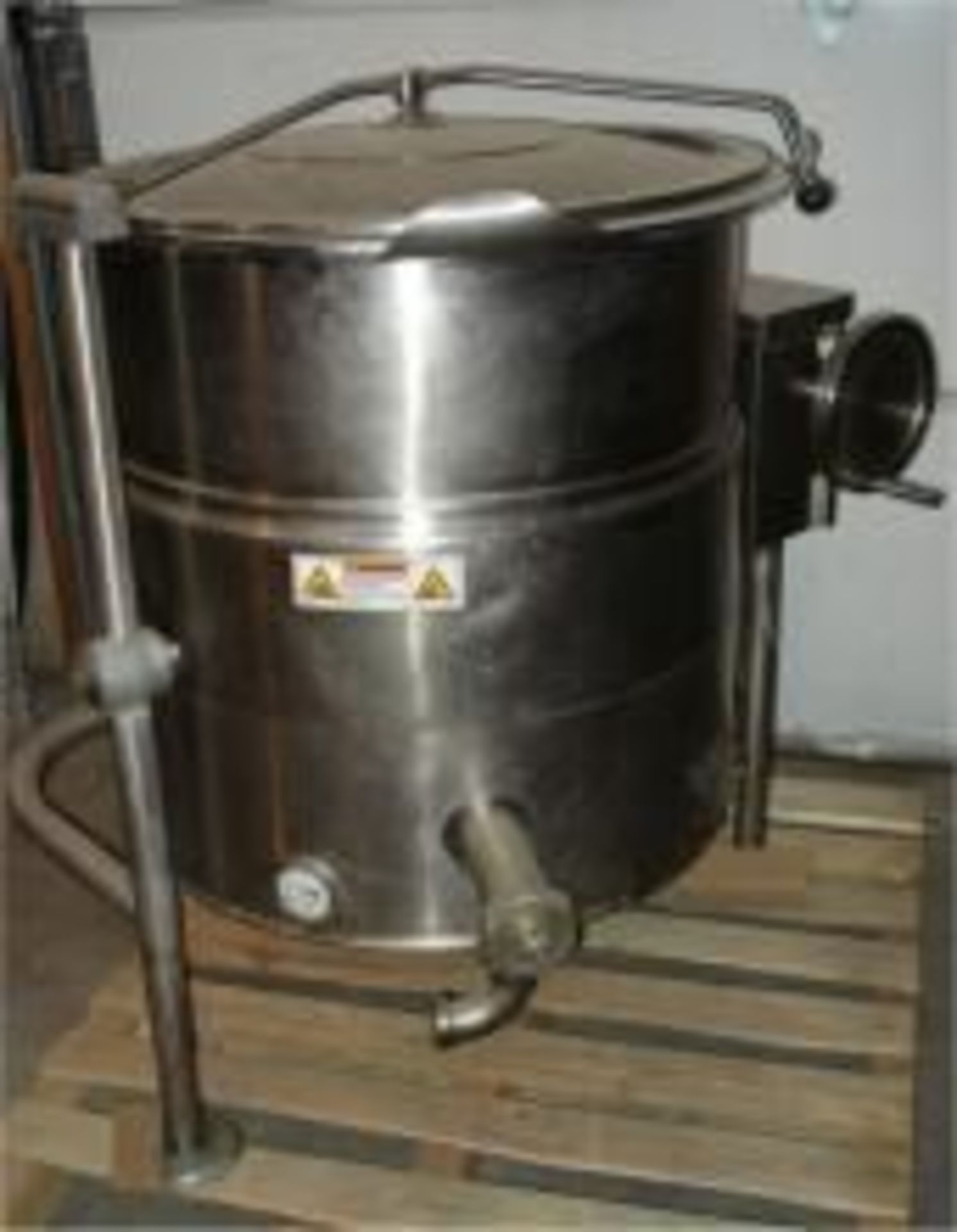 Used Cleveland 40 Gallon Self Contained Jacketed Tilting Electric Kettle Model KEL-40T.   Electrics: