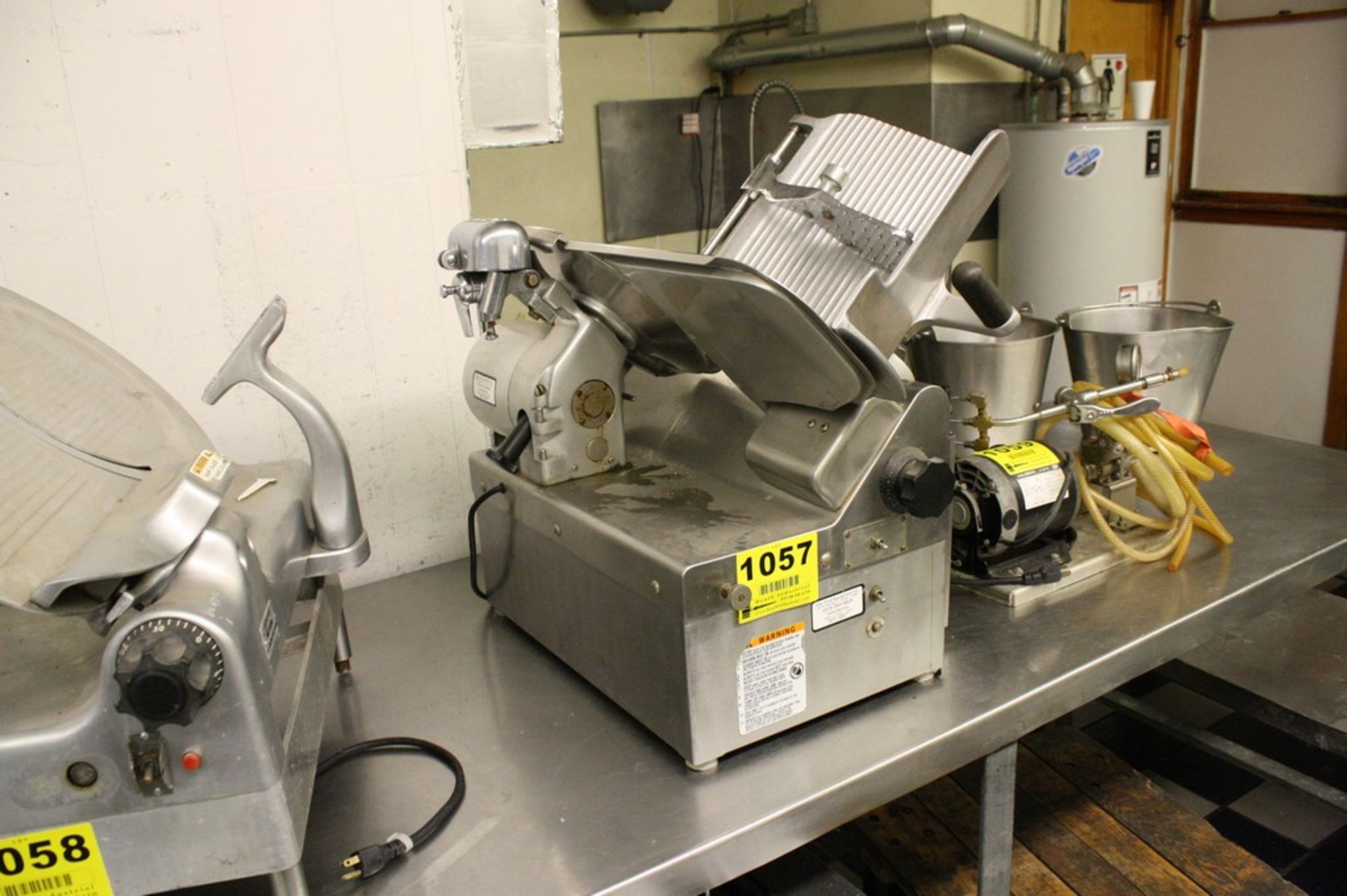 GLOBE MODEL 685 SLICER S/N 686370