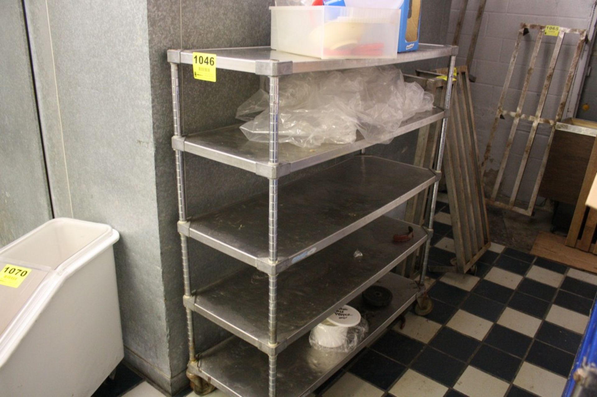 STAINLESS STEEL CART 53 X 24 X 58