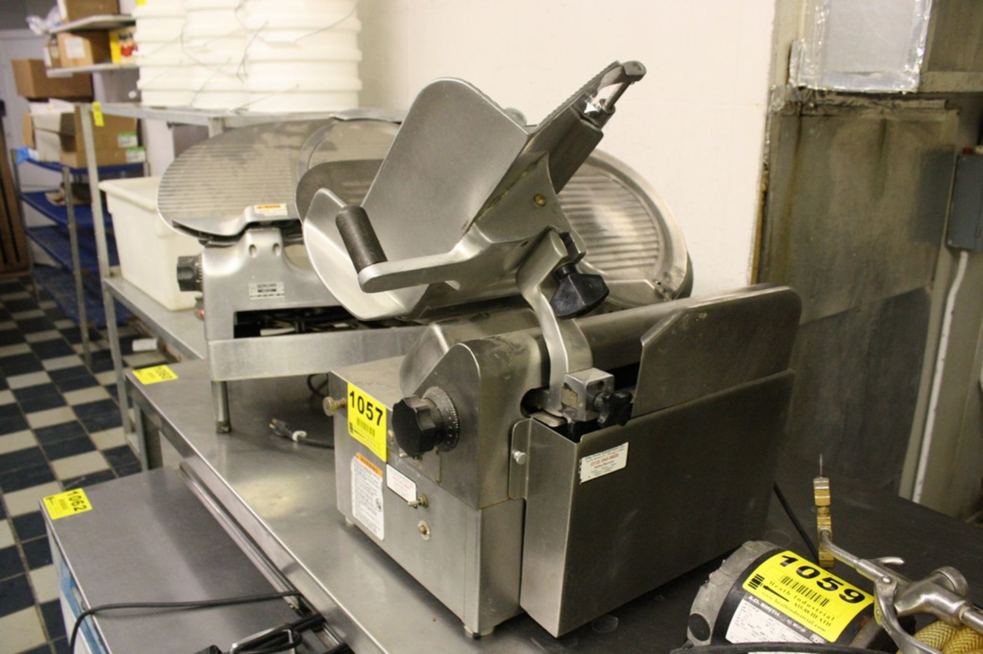 GLOBE MODEL 685 SLICER S/N 686370 - Image 3 of 3