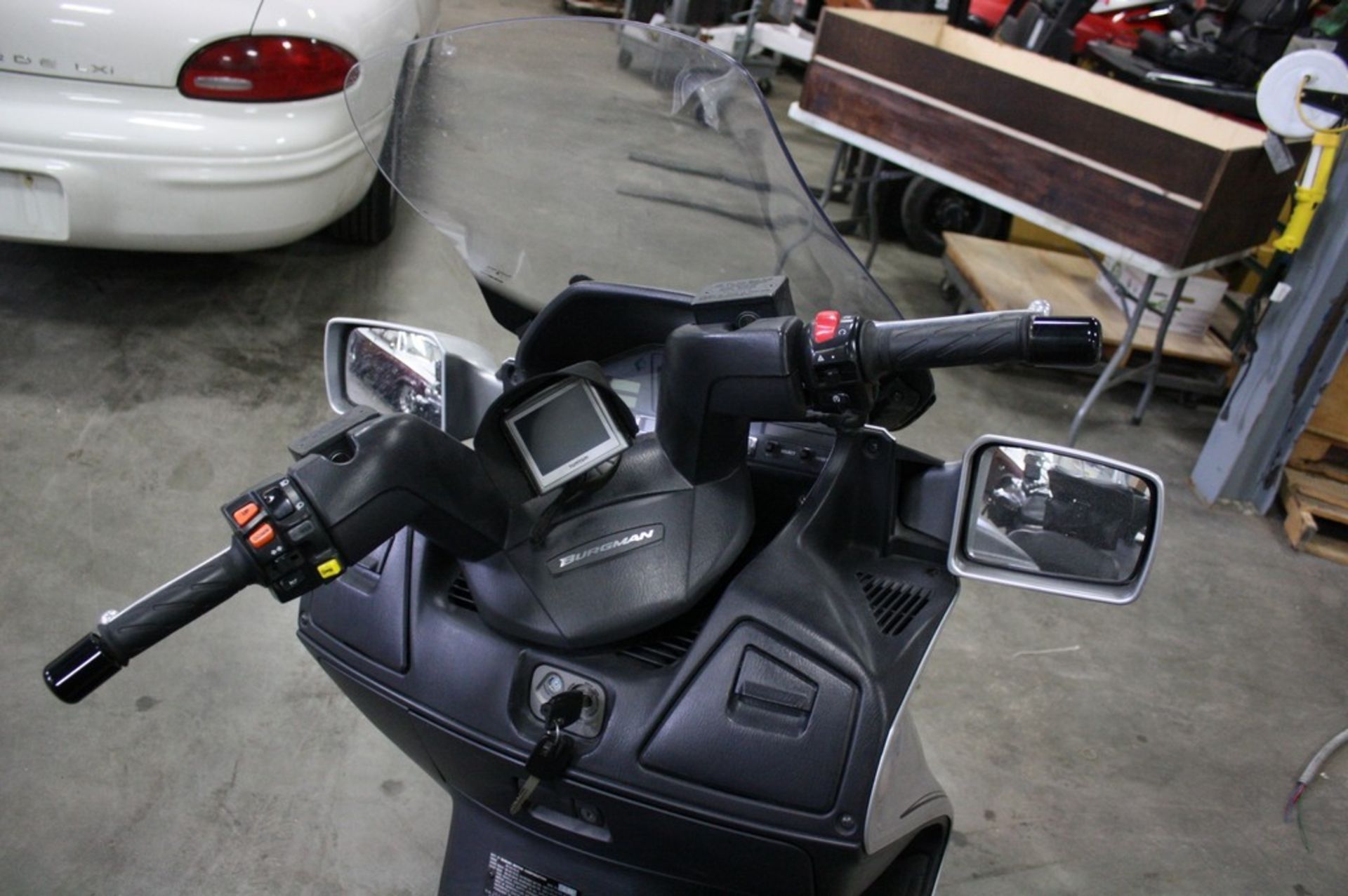 2003 SUZUKI BURGMAN 650 GAS SCOOTER VIN: JS1CP51A932101103 �, 15, 366 MILES SHOWN ON ODOMETER - Image 4 of 5