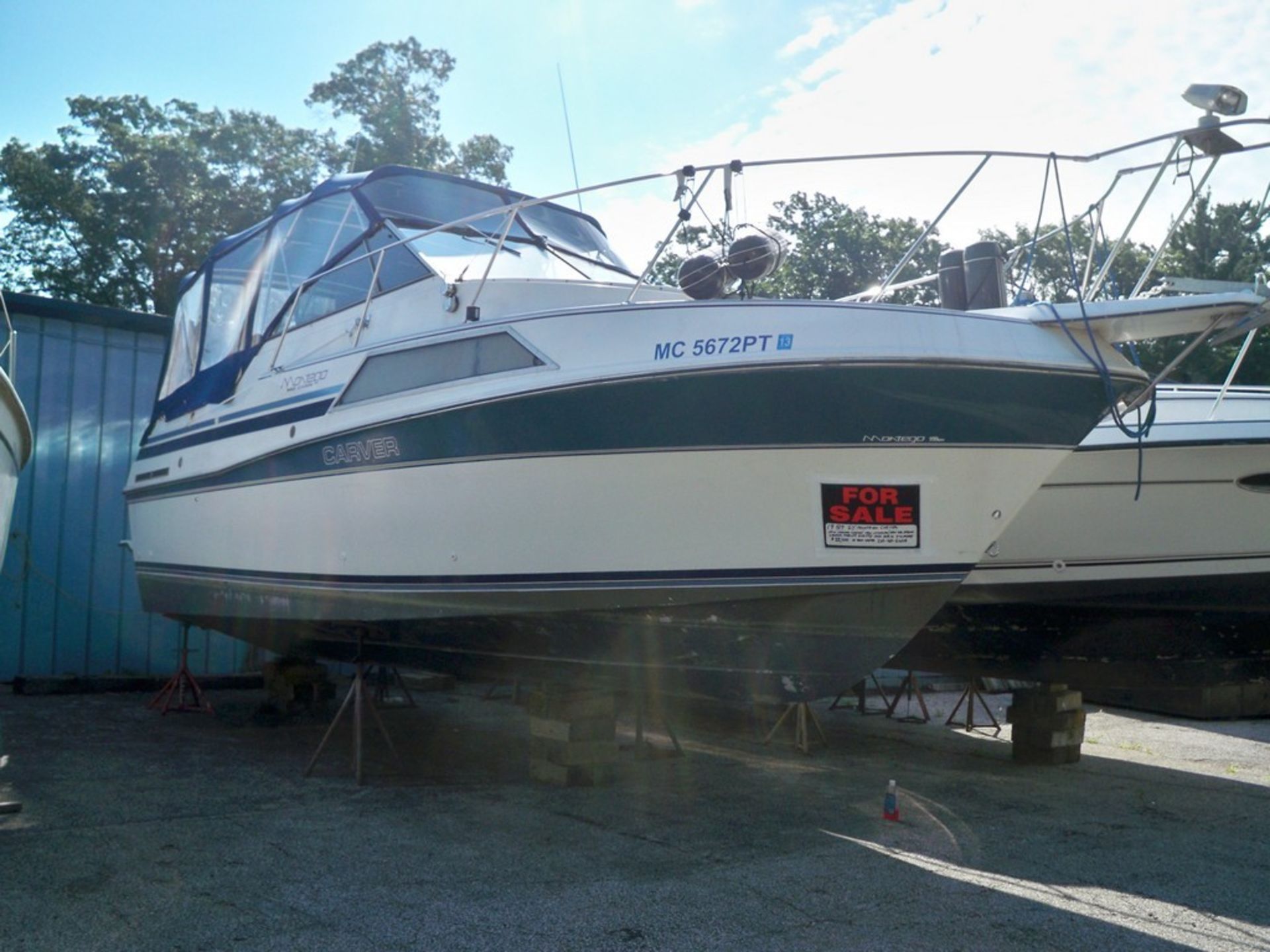 CARVER MONTEGO 2757 CRUISER BOAT LENGTH: 27 FT. 3 IN. BEAM: 10 FT. 0 IN. PROPULSION TYPE: STERN