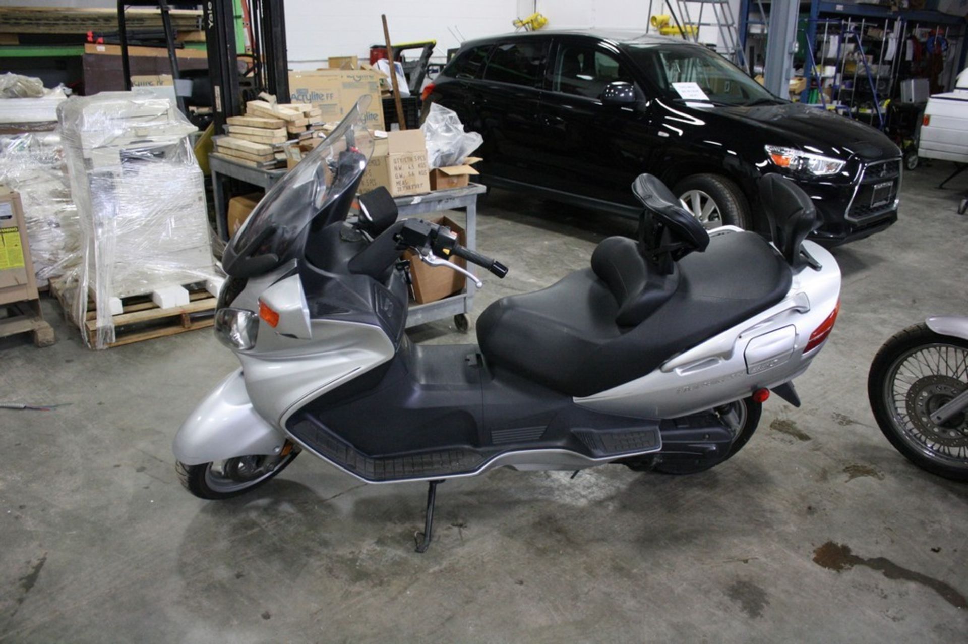 2003 SUZUKI BURGMAN 650 GAS SCOOTER VIN: JS1CP51A932101103 �, 15, 366 MILES SHOWN ON ODOMETER