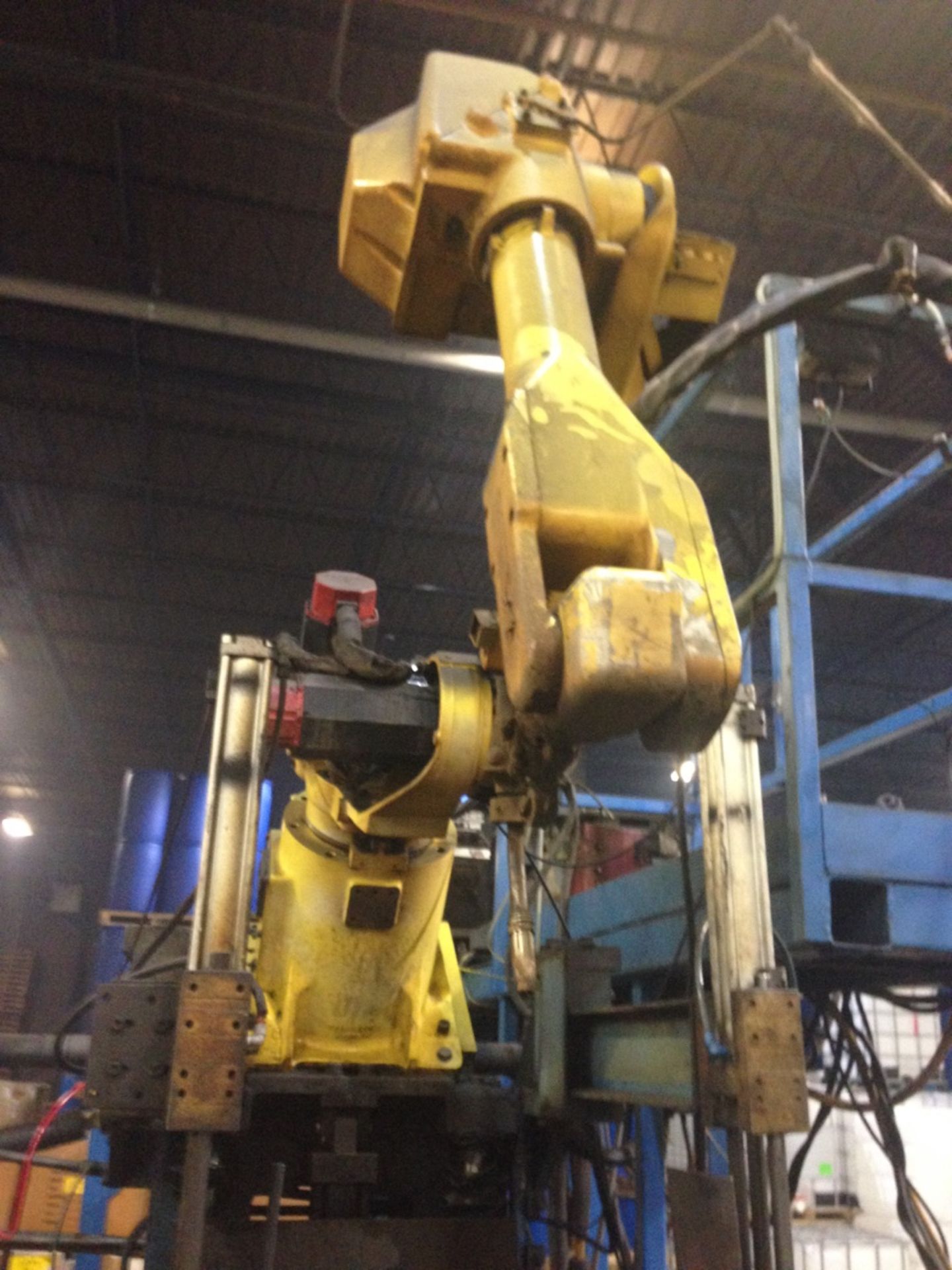 Fanuc Arcmate 120i robot with control, Teach pendent & lincoln welder - Image 2 of 10