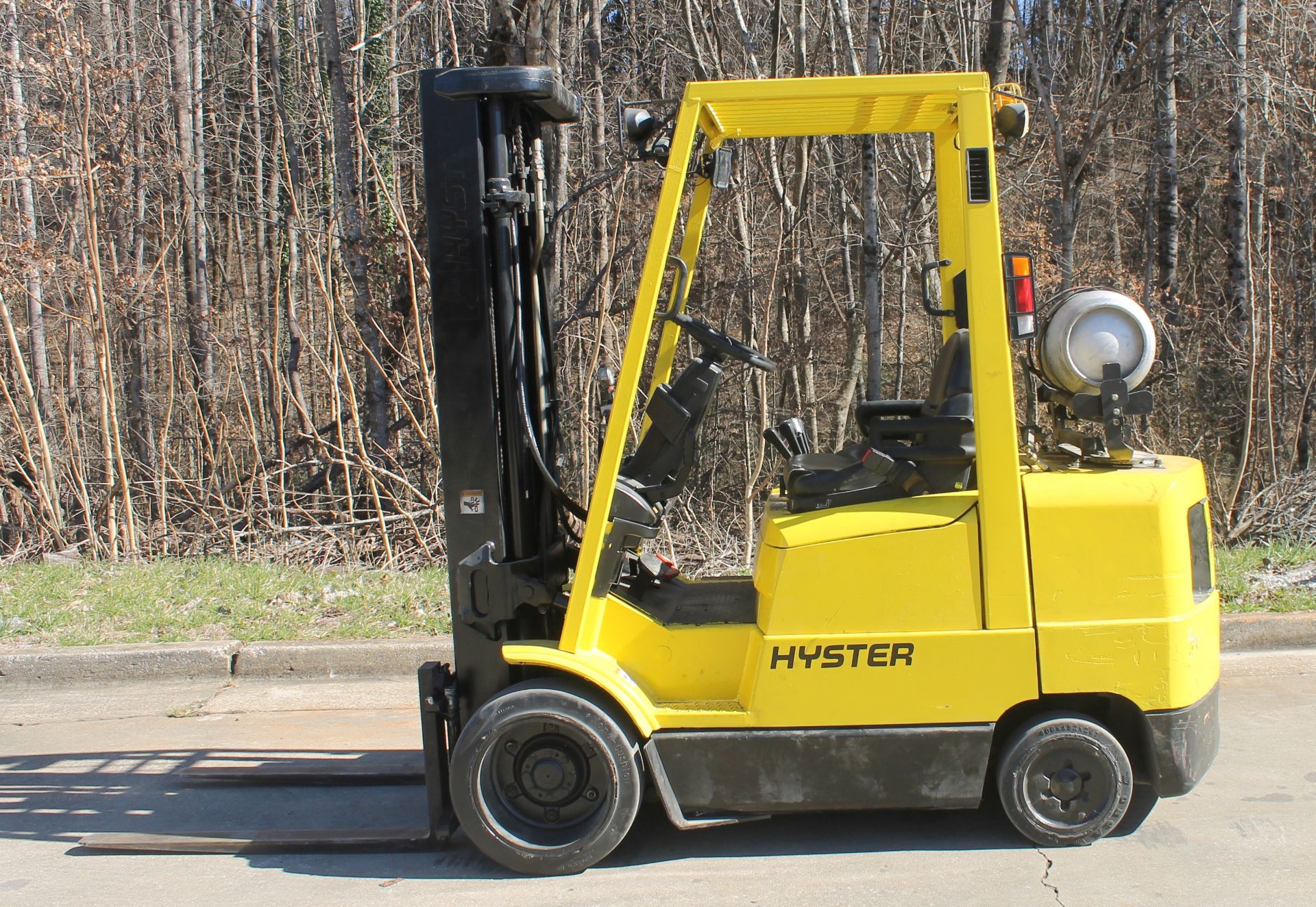 2001 HYSTER S60XM PROPANE FORKLIFT, 5500 LBS CAPACITY,