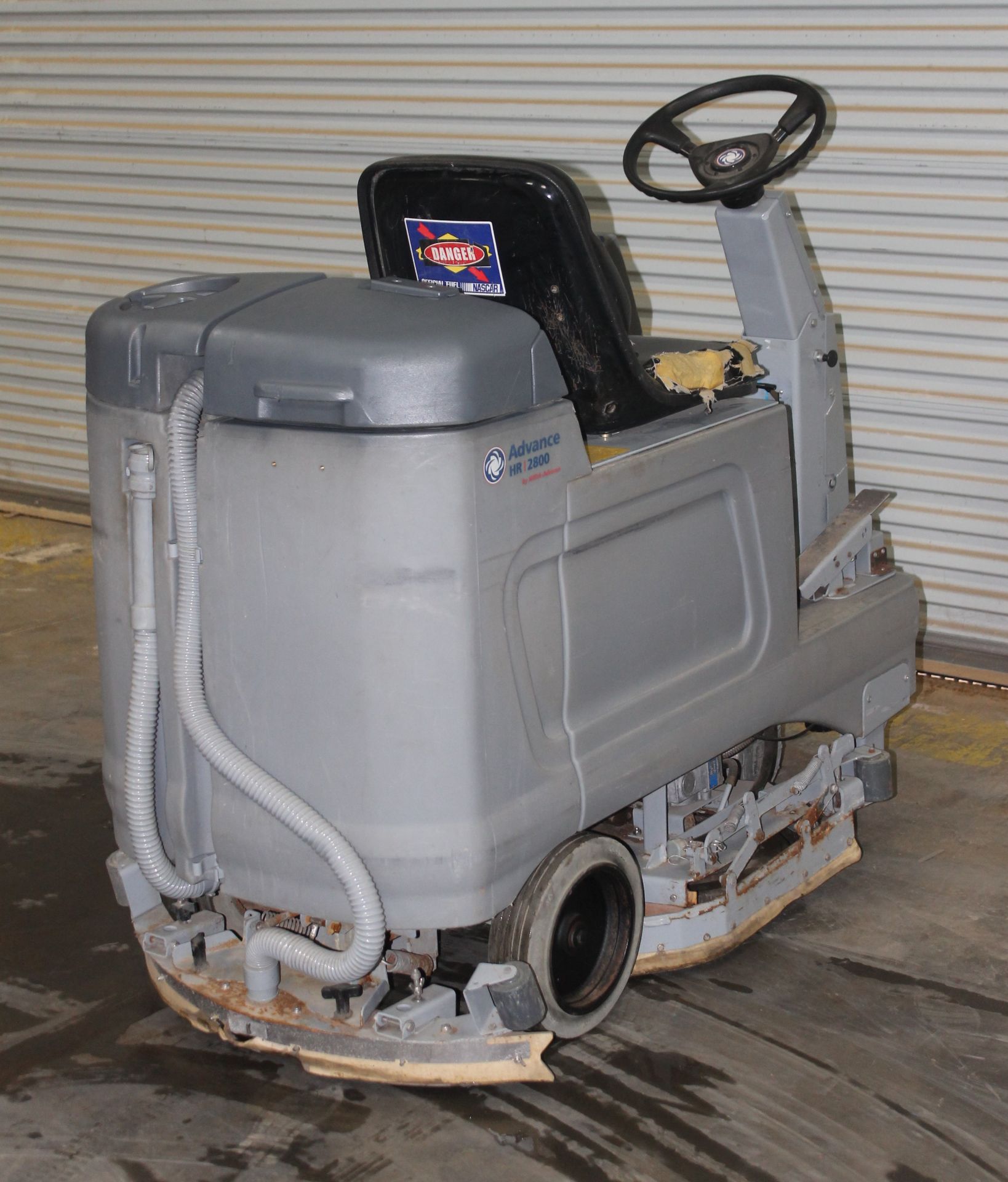 ADVANCE HR 2800 RIDER SCRUBBER, - Image 7 of 7