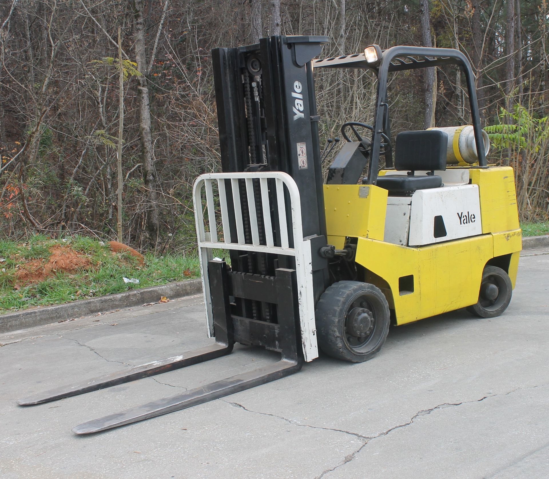 8000 LBS. CAPACITY YALE PROPANE FORKLIFT, CLICK HERE FOR VIDEO - Image 6 of 6