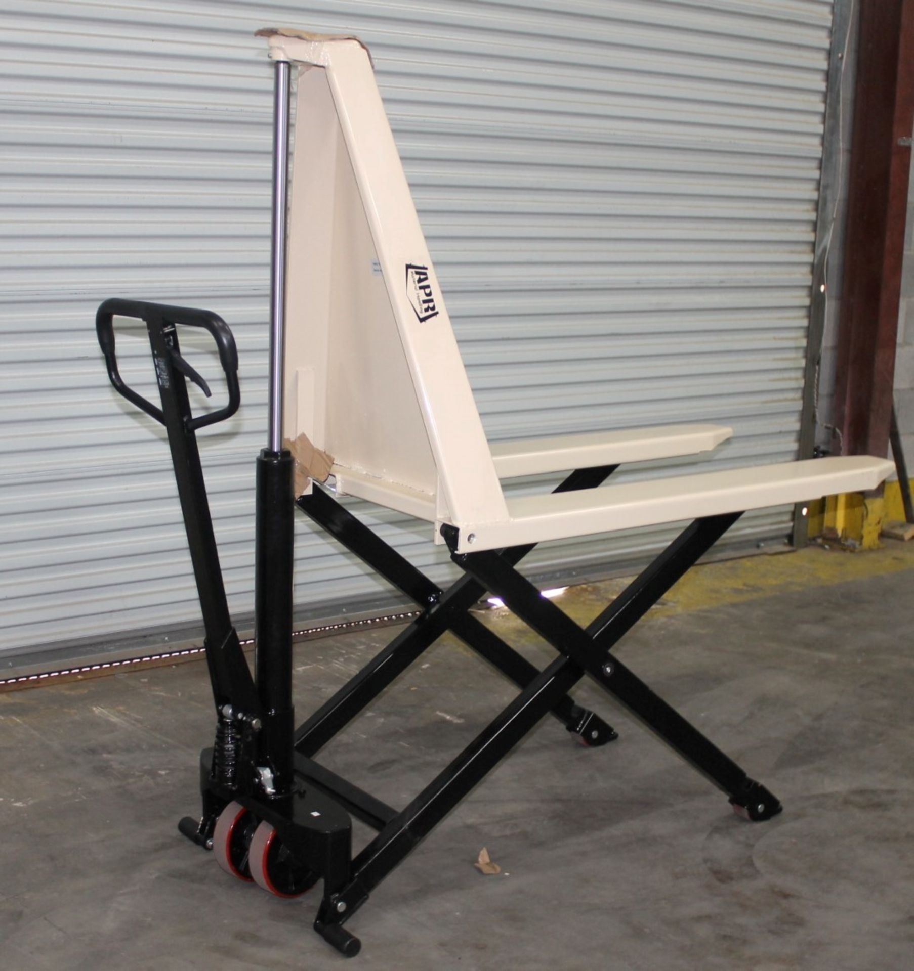 HIGH LIFT PALLET TRUCK,  CAPACITY: 2200 lb, FORK SIZE: 27" x 48", LOWERED FORK HEIGHT: 3.35 - Image 2 of 5