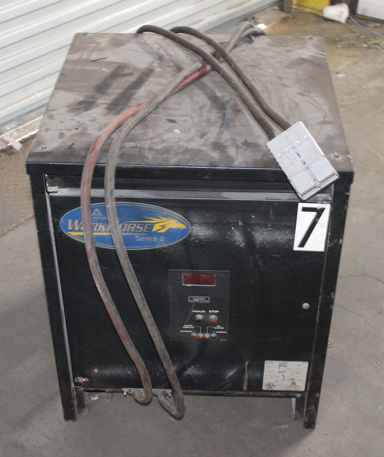 INDUSTRIAL 36 VOLT FORKLIFT / PALLET TRUCK BATTERY CHARGER,