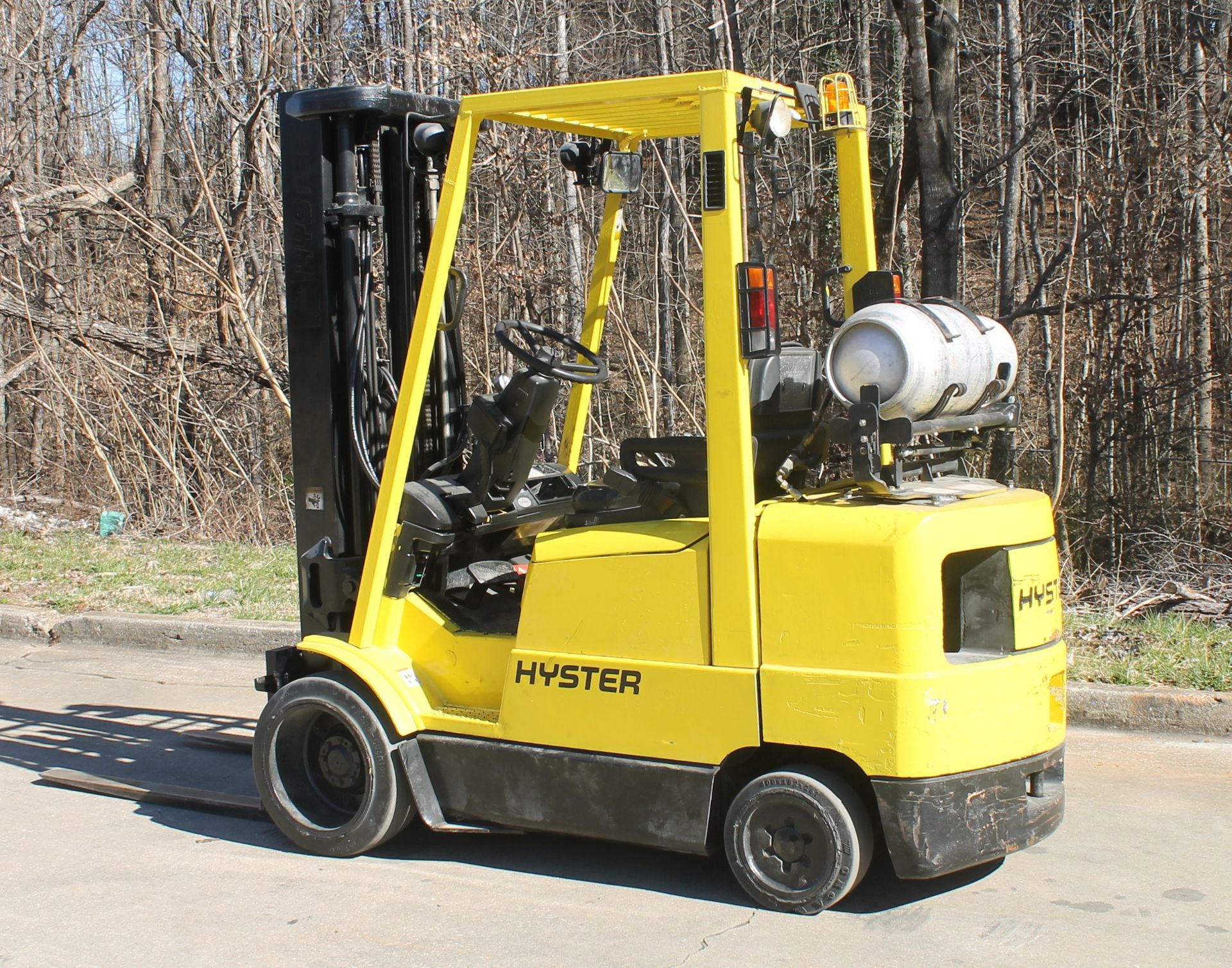 2001 HYSTER S60XM PROPANE FORKLIFT, 5500 LBS CAPACITY, - Image 4 of 6