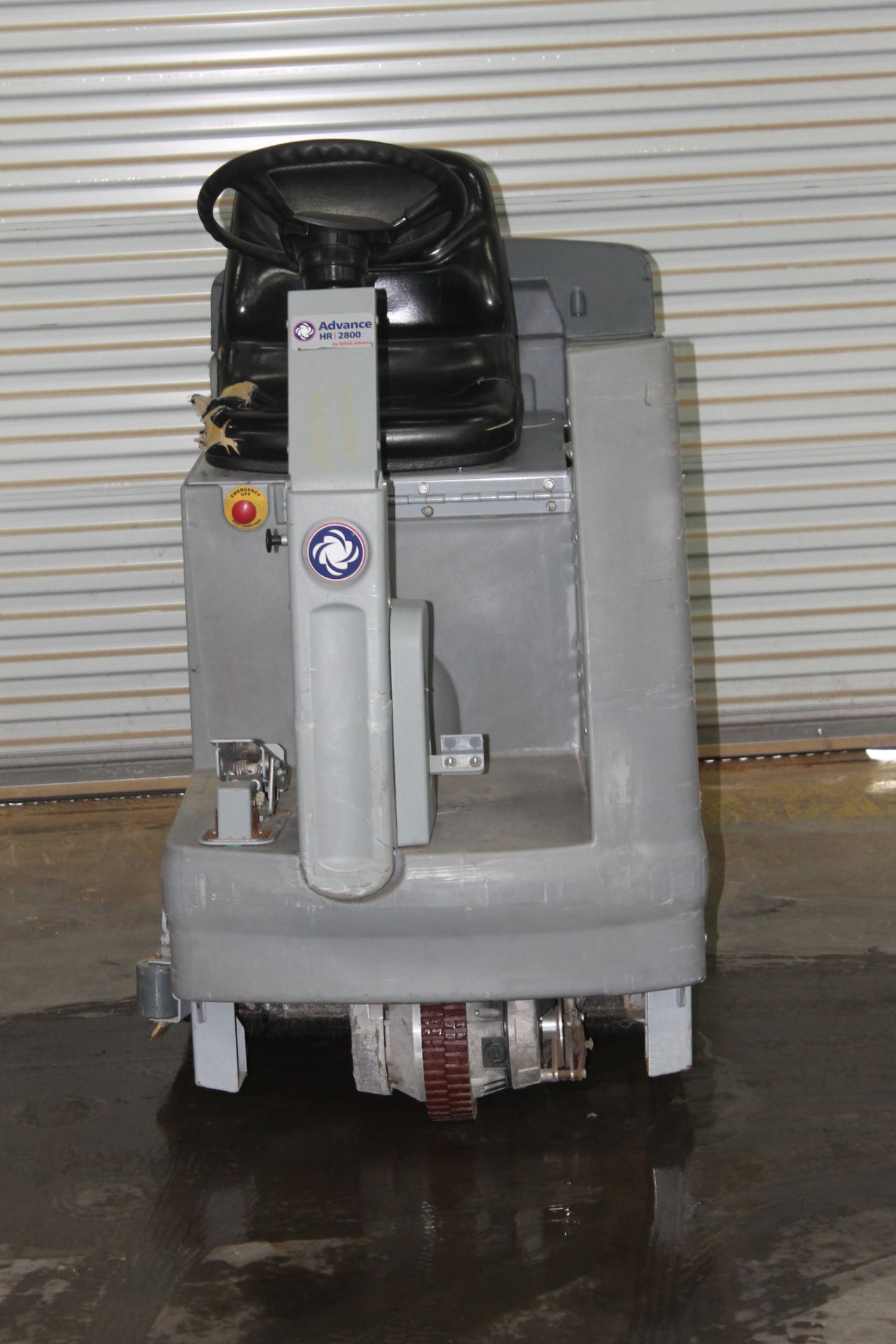 ADVANCE HR 2800 RIDER SCRUBBER, - Image 5 of 7