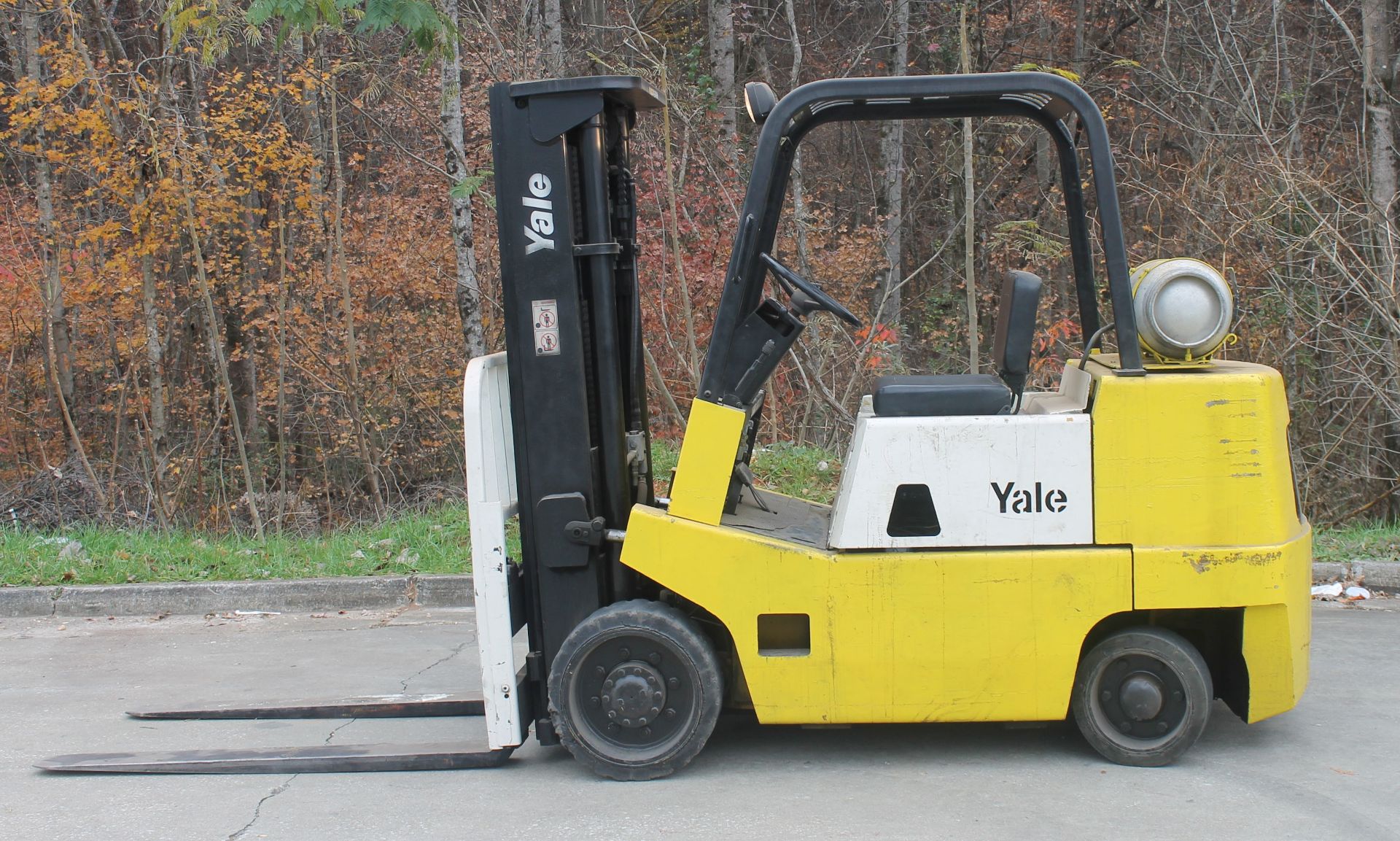 8000 LBS. CAPACITY YALE PROPANE FORKLIFT, CLICK HERE FOR VIDEO