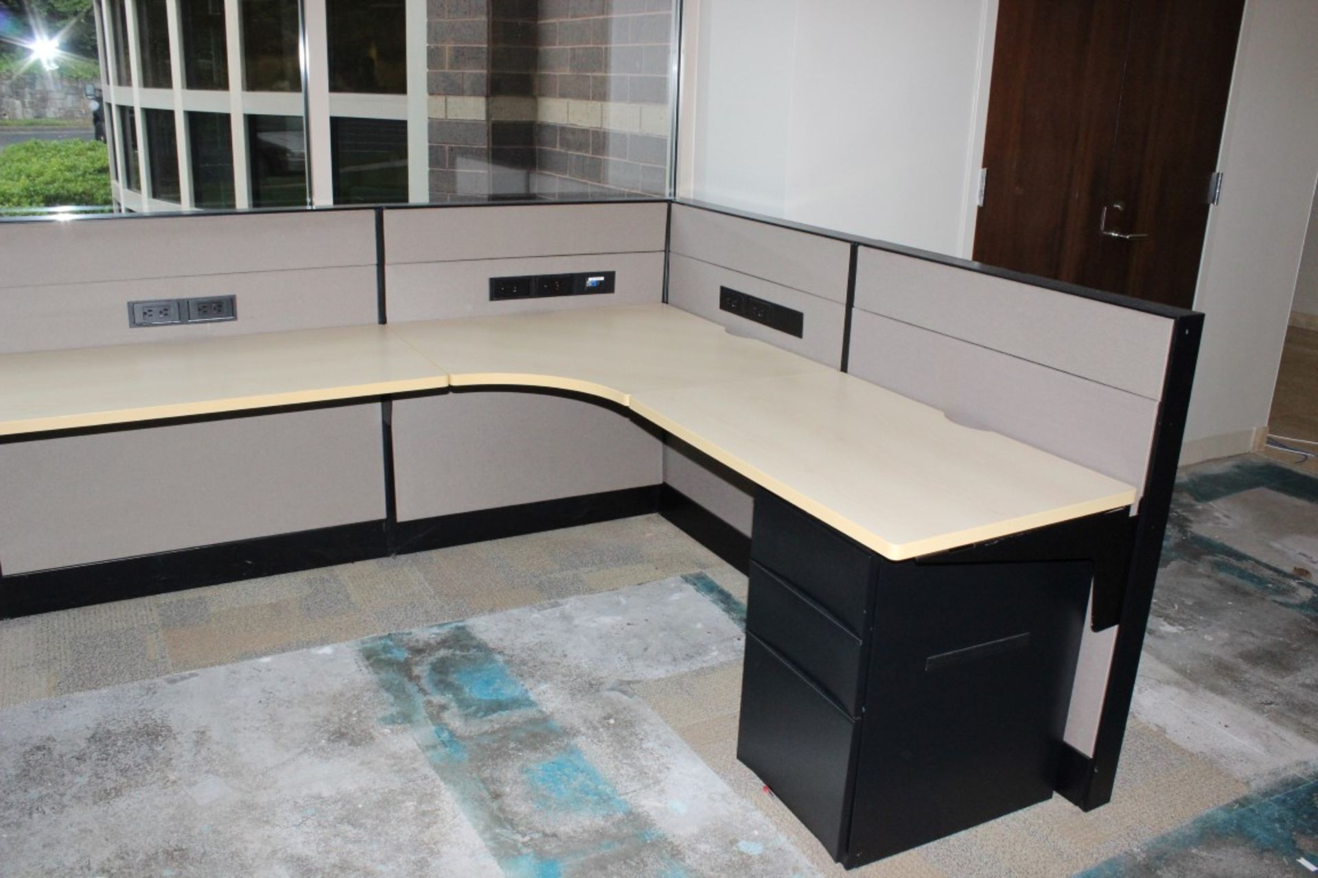 HIGH END EXECUTIVE CUBICLES WITH KEYS AND BLACK FILING CABINET, - Image 13 of 13