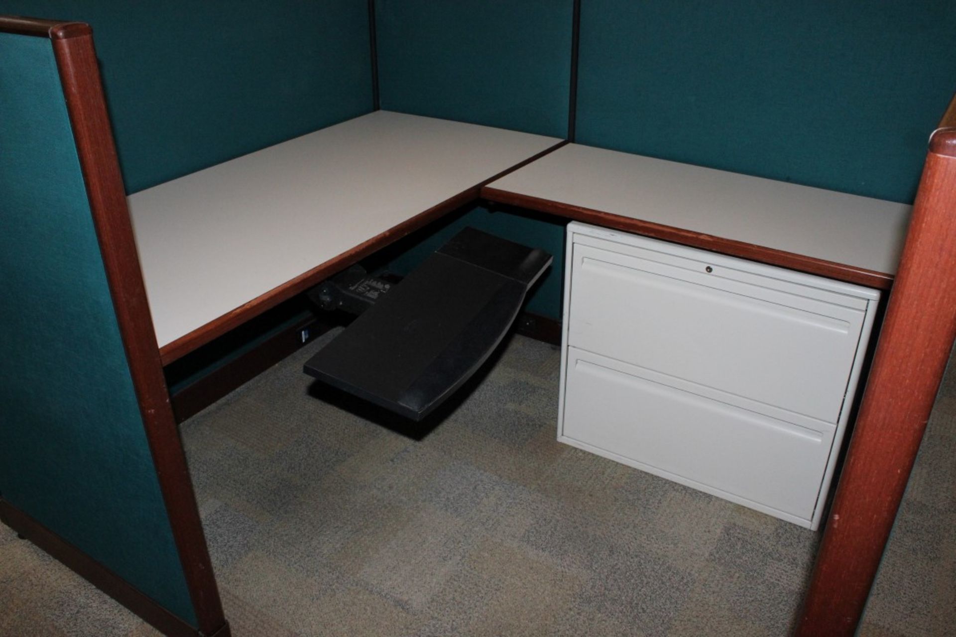 EXECUTIVE OFFICE CUBICLES. DISMANTLED & READY TO LOAD - Image 8 of 11