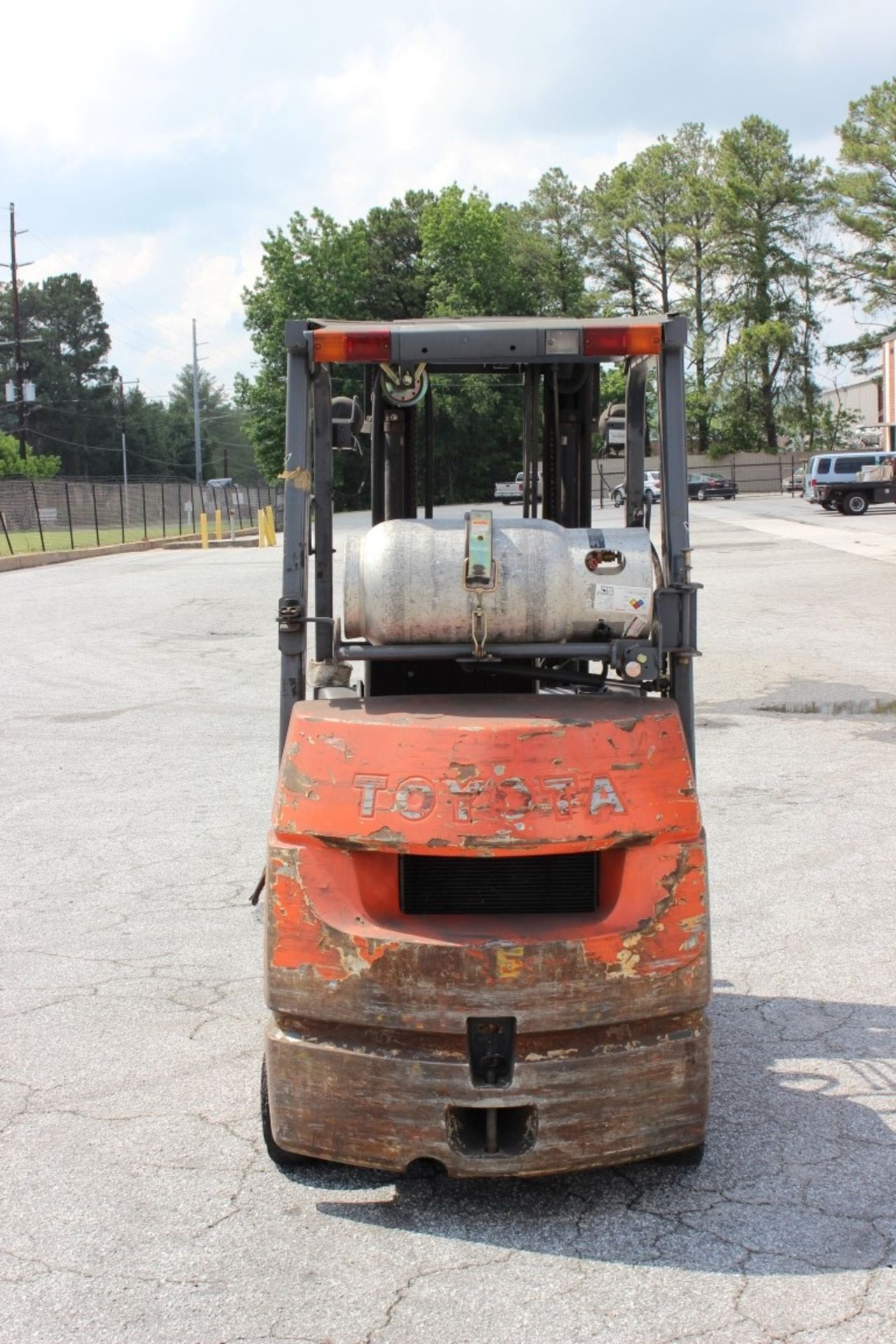 2001 TOYOTA 7FGCU25 PROPANE FORKLIFT, CLICK HERE TO WATCH VIDEO - Image 3 of 7