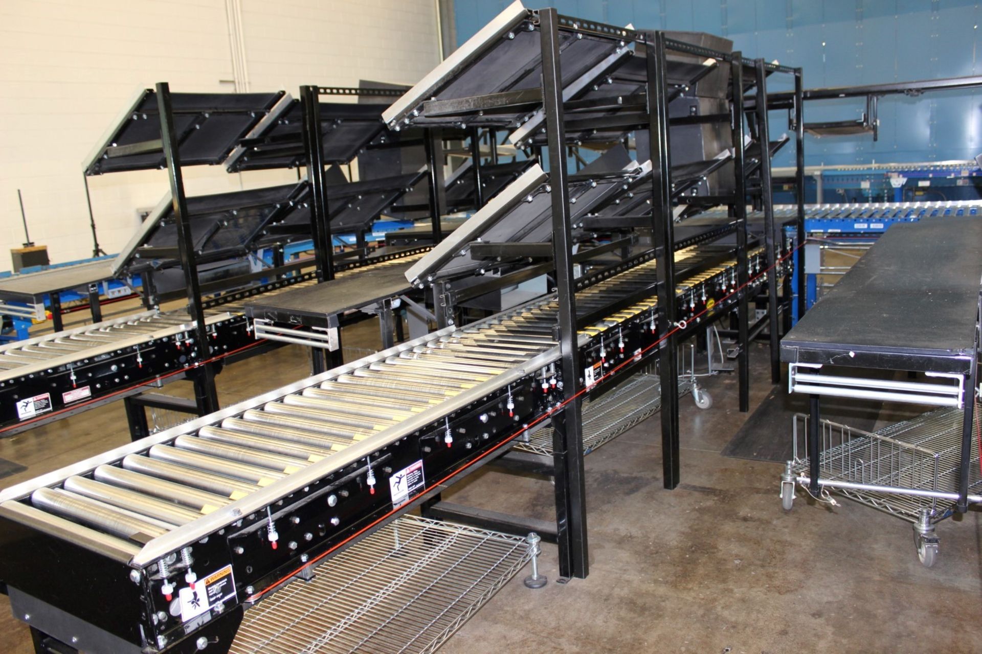 15 FT LONG HYTROL 24" POWERED CONVEYOR, V-BELT DRIVE. CLICK HEAR TO WATCH VIDEO