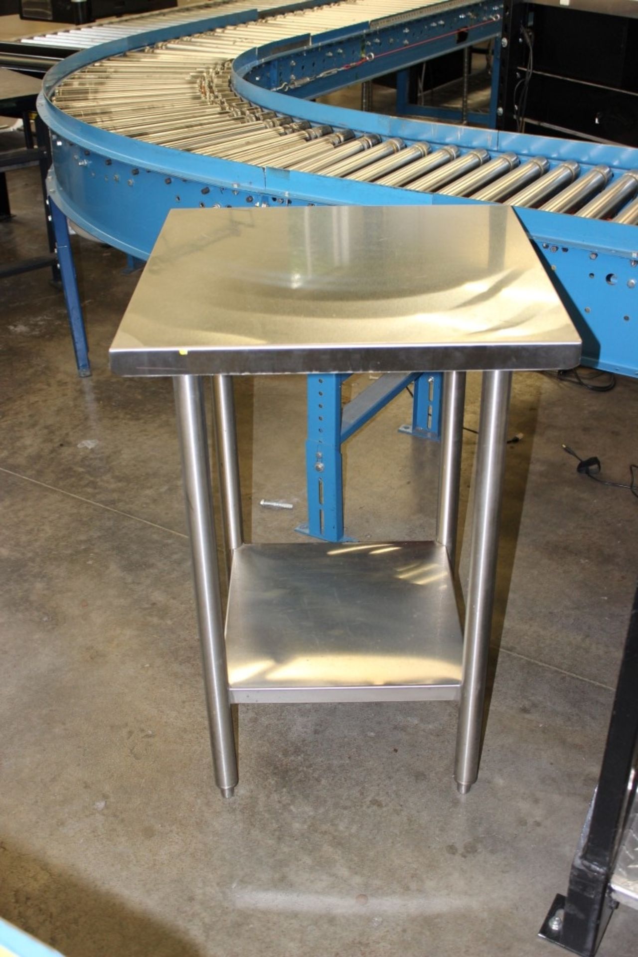 STAINLESS STEEL TABLE,