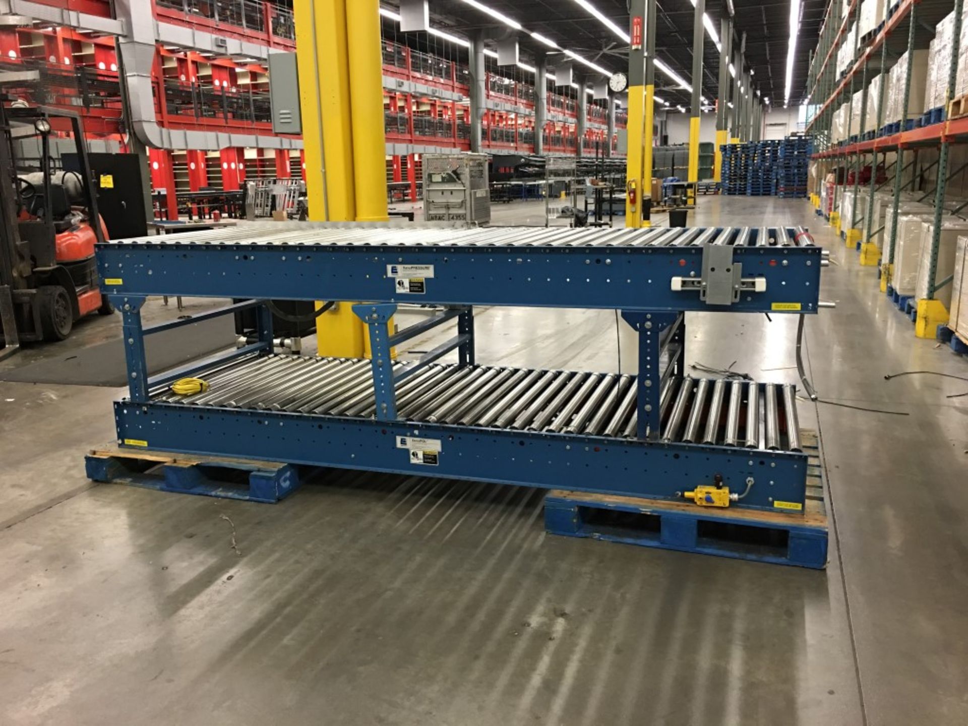 2002 XENOROL XR48 20 FT LONG X 42" WIDE, LINE-SHAFT-DRIVEN LIVE ROLLER CONVEYOR / POWERED CONVEYOR