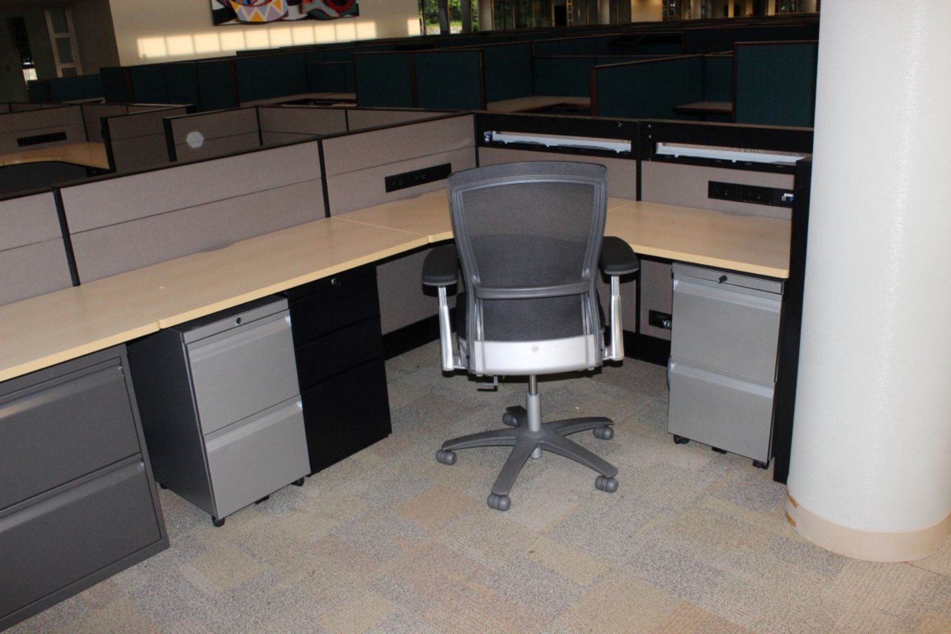 EXECUTIVE OFFICE CUBICLES. DISMANTLED & READY TO LOAD - Image 5 of 8