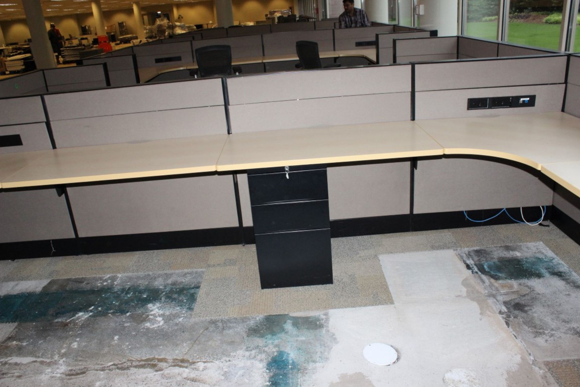 HIGH END EXECUTIVE CUBICLES WITH KEYS AND BLACK FILING CABINET, - Image 9 of 13