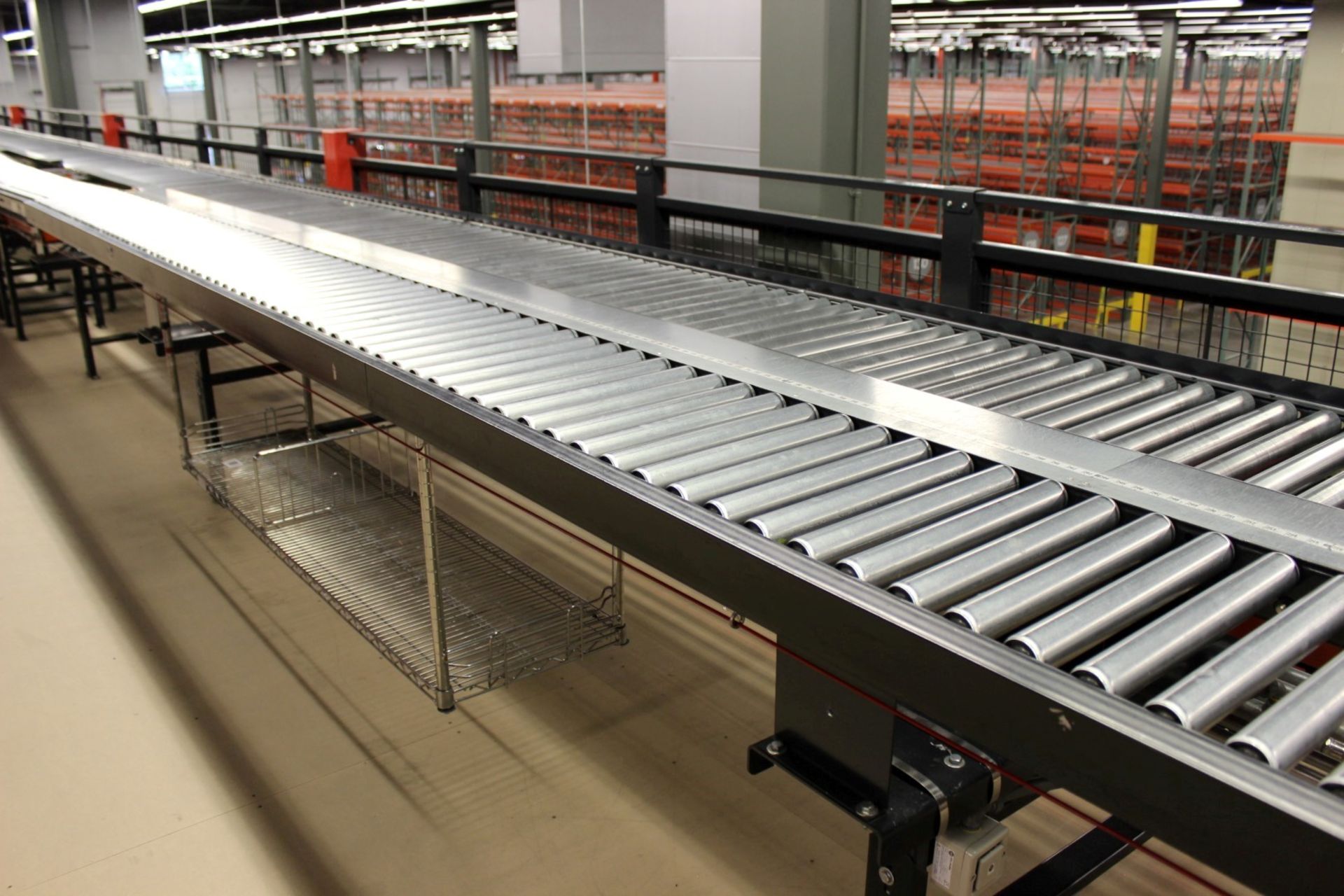 XENOROL R3M16 24" POWERED CONVEYOR SYSTEM WITH 18" GRAVITY CONVEYOR & FILL GAP TABLE