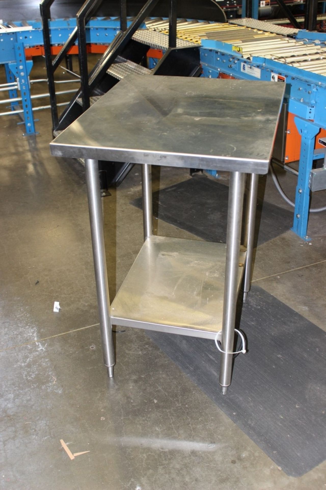 STAINLESS STEEL TABLE,
