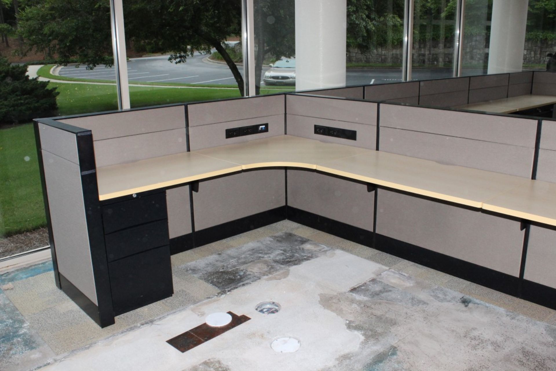 HIGH END EXECUTIVE CUBICLES WITH KEYS AND BLACK FILING CABINET, - Image 4 of 13