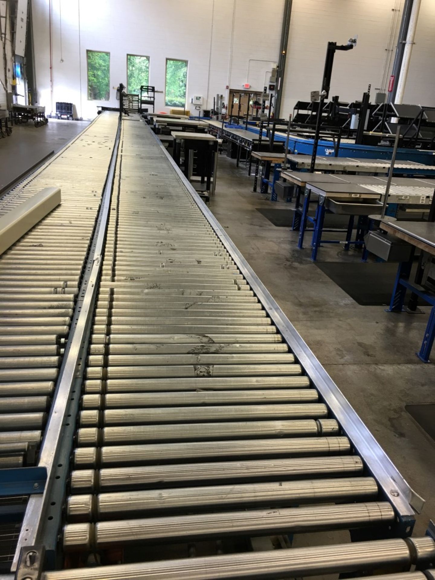 80 FT LONG POWERED ROLLER CONVEYOR, CLICK HERE TO WATCH VIDEO - Image 3 of 6