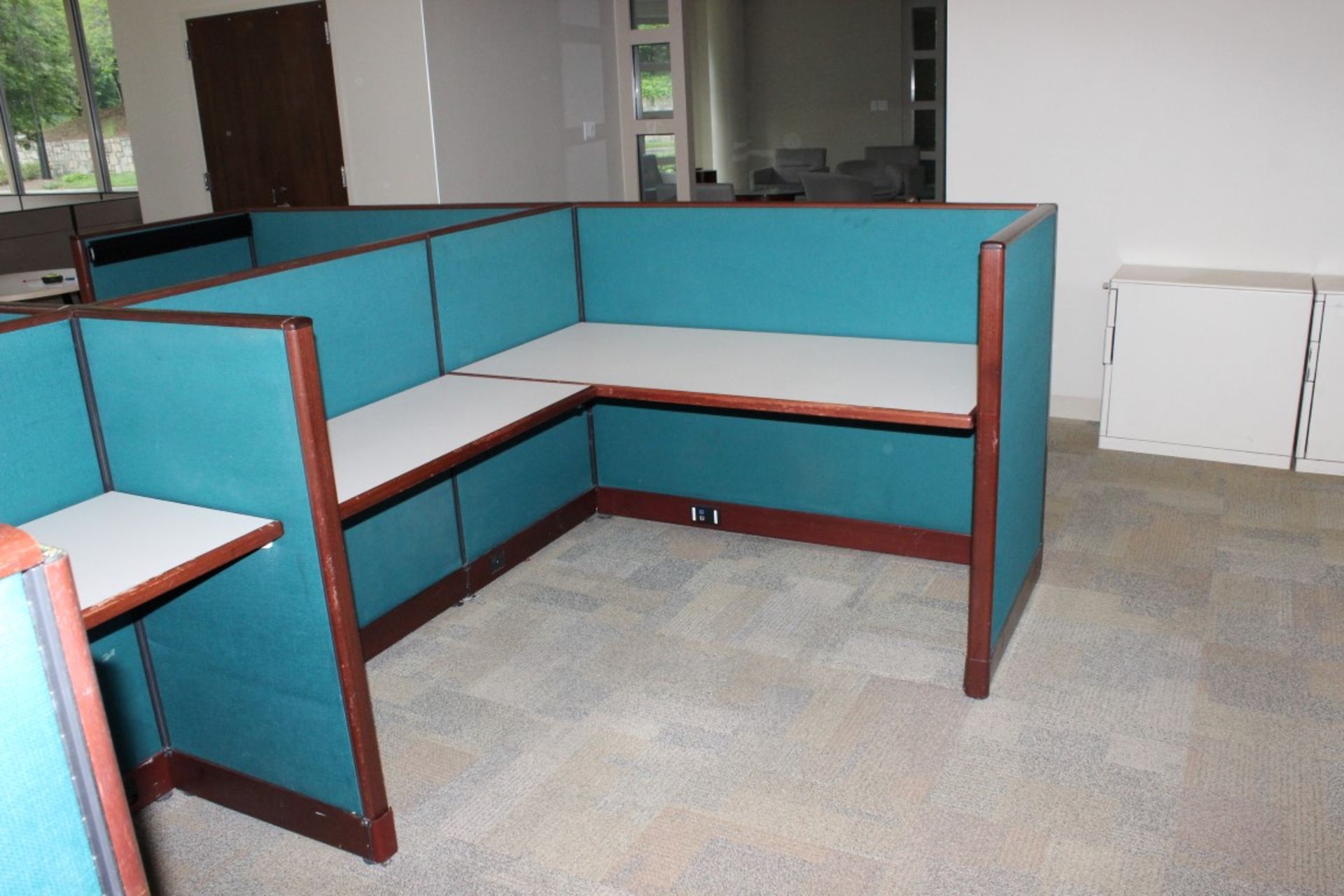 EXECUTIVE OFFICE CUBICLES. DISMANTLED & READY TO LOAD - Image 3 of 15