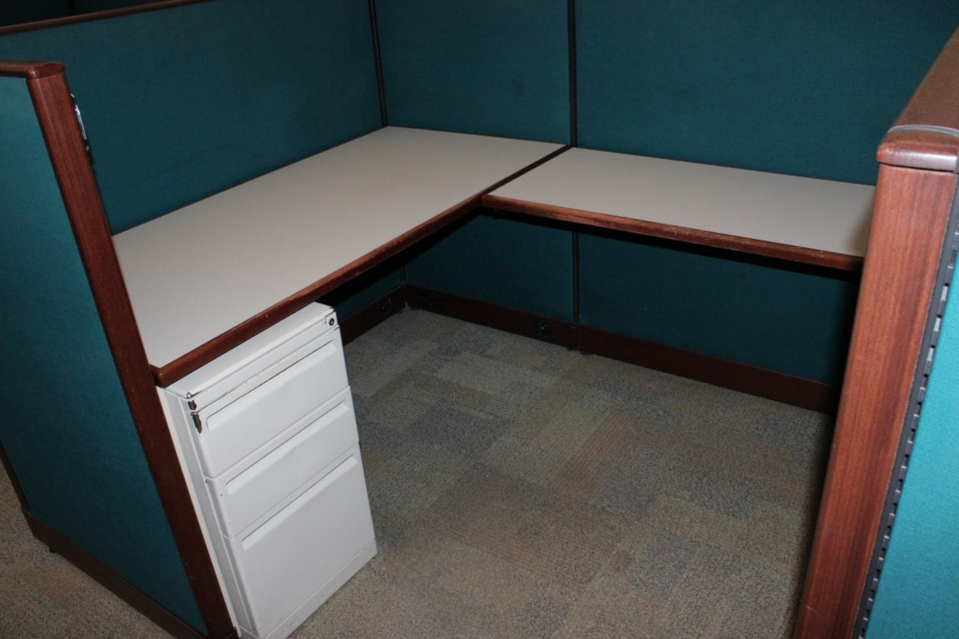 EXECUTIVE OFFICE CUBICLES. DISMANTLED & READY TO LOAD - Image 9 of 11