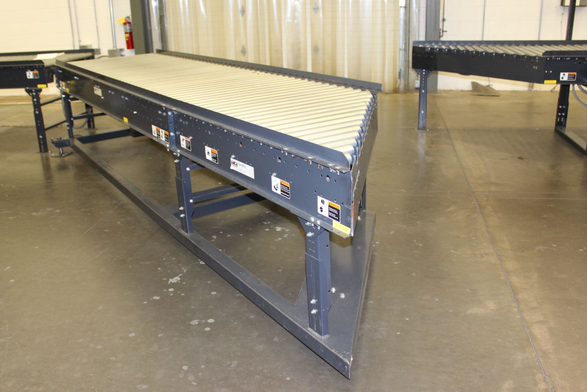 2008 XENOROL 42XR40 42" WIDE, 15 FT POWERED CONVEYOR WITH SPUR, CHECK VIDEO