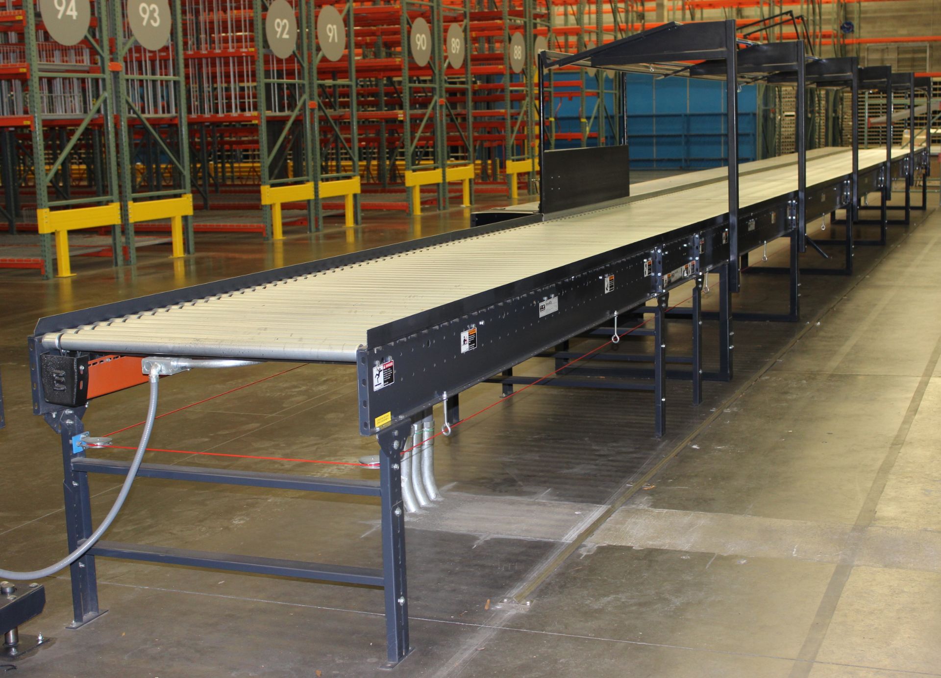 2008 XENOROL XR48, 62 FT LONG X 42" WIDE, LINE-SHAFT-DRIVEN LIVE ROLLER CONVEYOR / POWERED CONVEYOR,